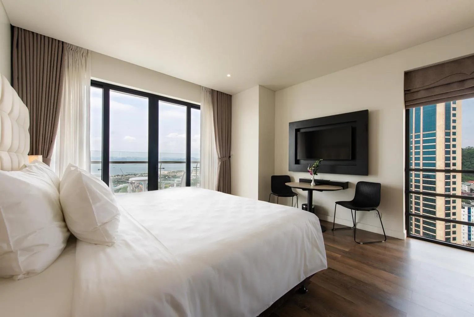 Bed in Hotel Soleil Ha Long, Trademark Collection by Wyndham