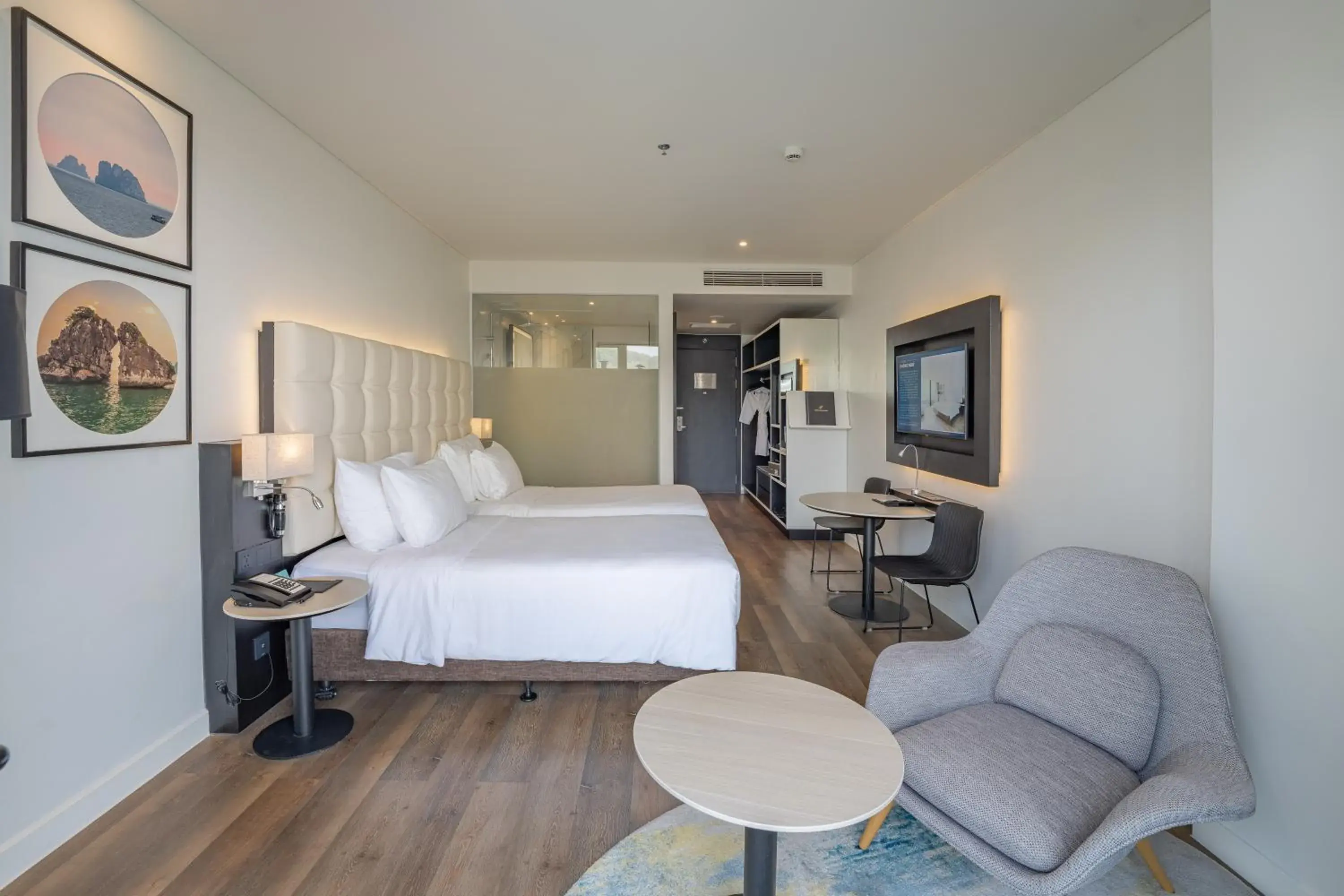 Deluxe Twin Room with City View - Non-Smoking in Hotel Soleil Ha Long, Trademark Collection by Wyndham Deluxe Twin Room with City View - Non-Smoking in Hotel Soleil Ha Long, Trademark Collection by Wyndham