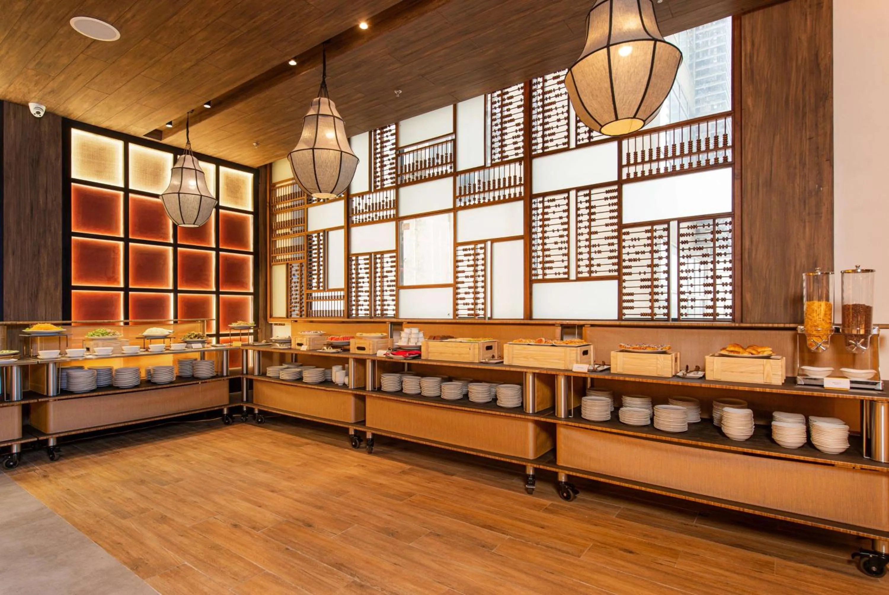 Restaurant/places to eat in Hotel Soleil Ha Long, Trademark Collection by Wyndham