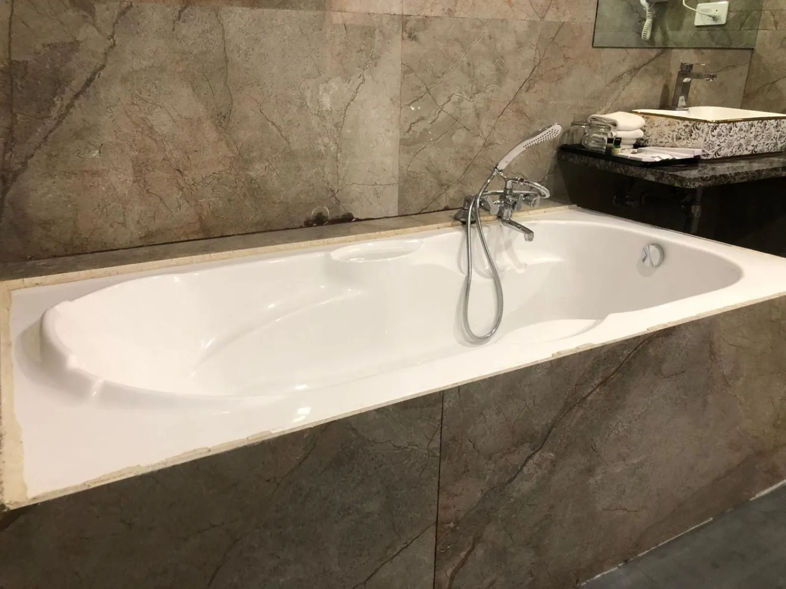 Bath in Bamboo Saa Mulberry Resort Pushkar