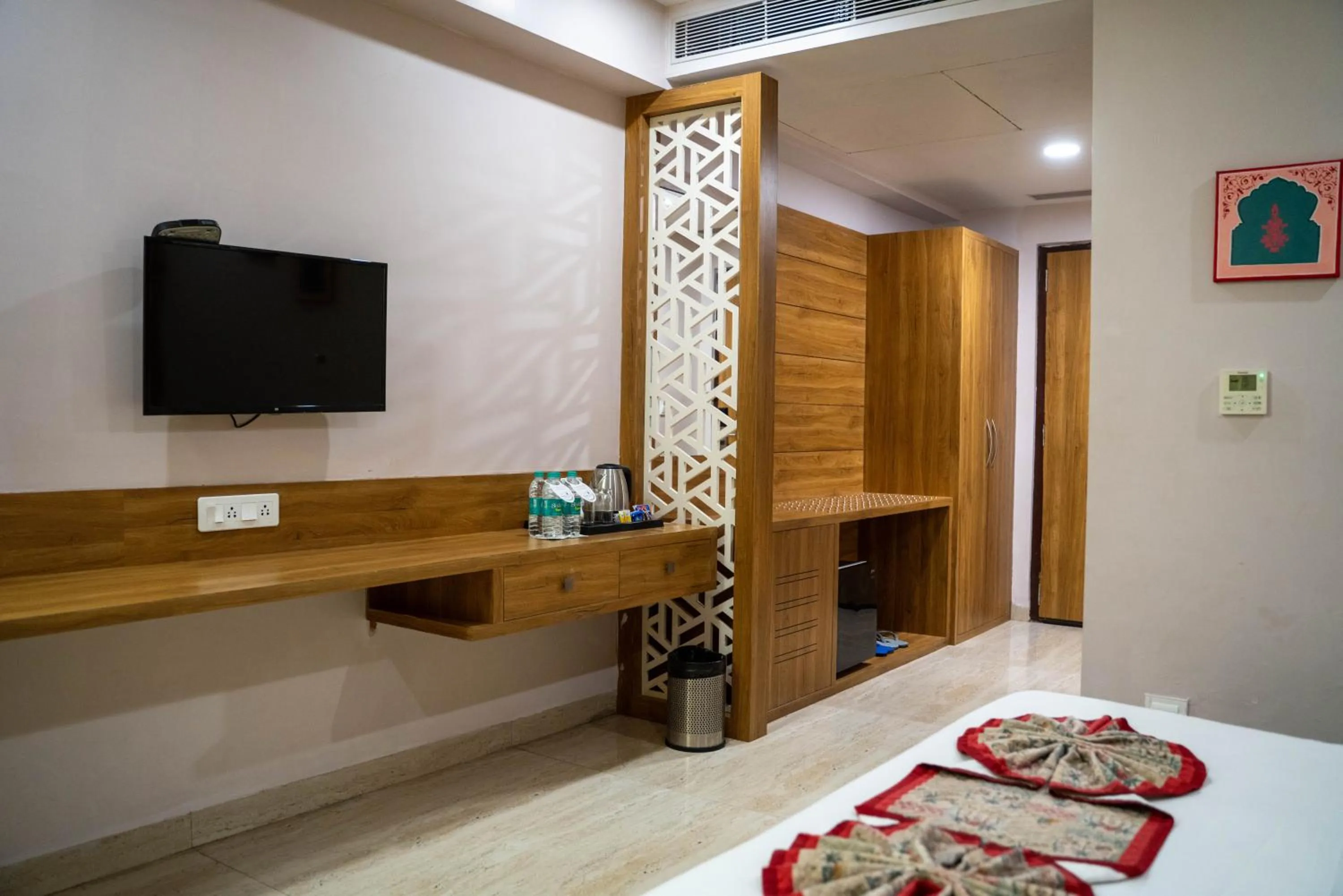 Bedroom, Bed in Bamboo Saa Mulberry Resort Pushkar