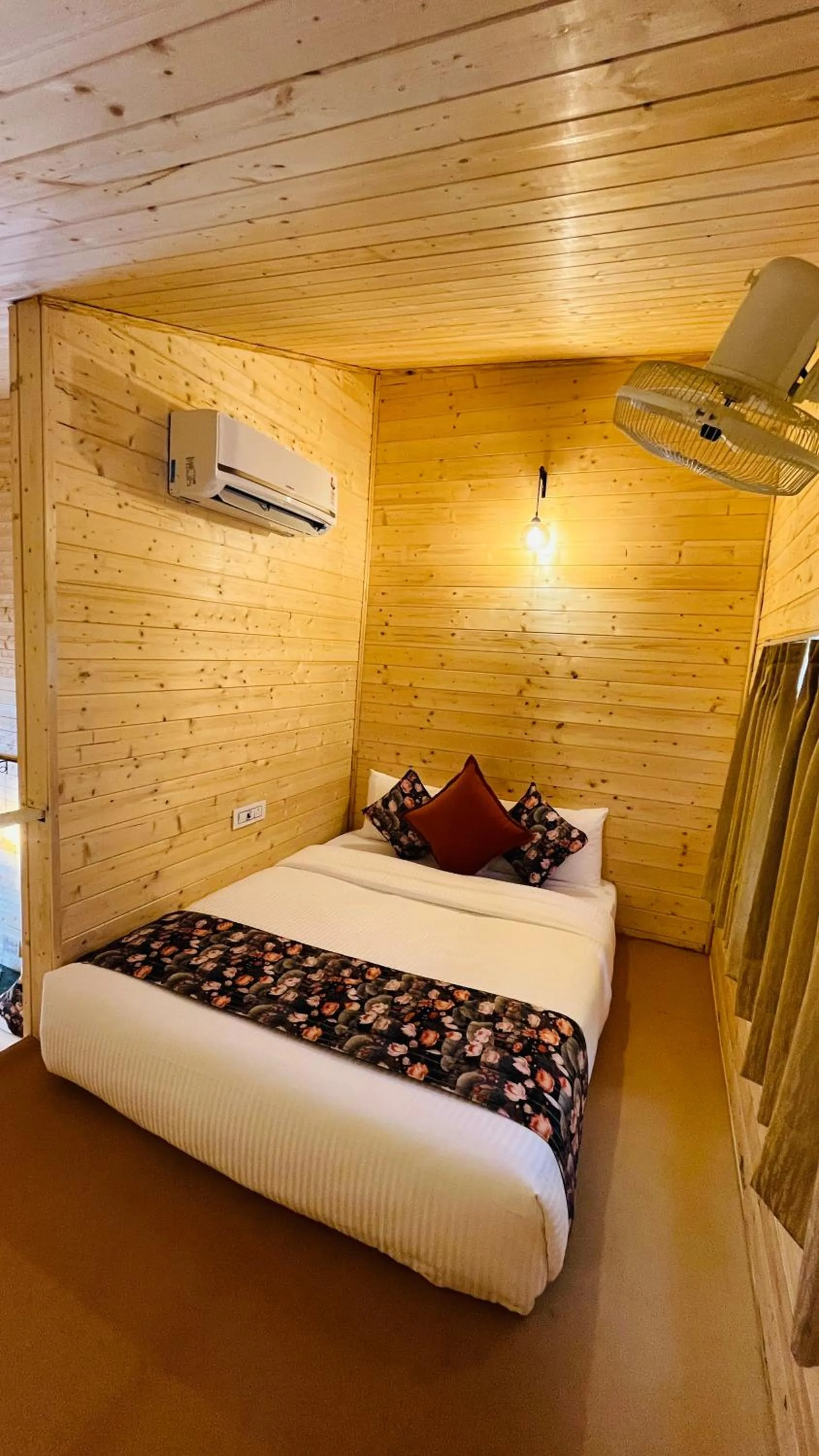 Bed in Bamboo Saa Mulberry Resort Pushkar