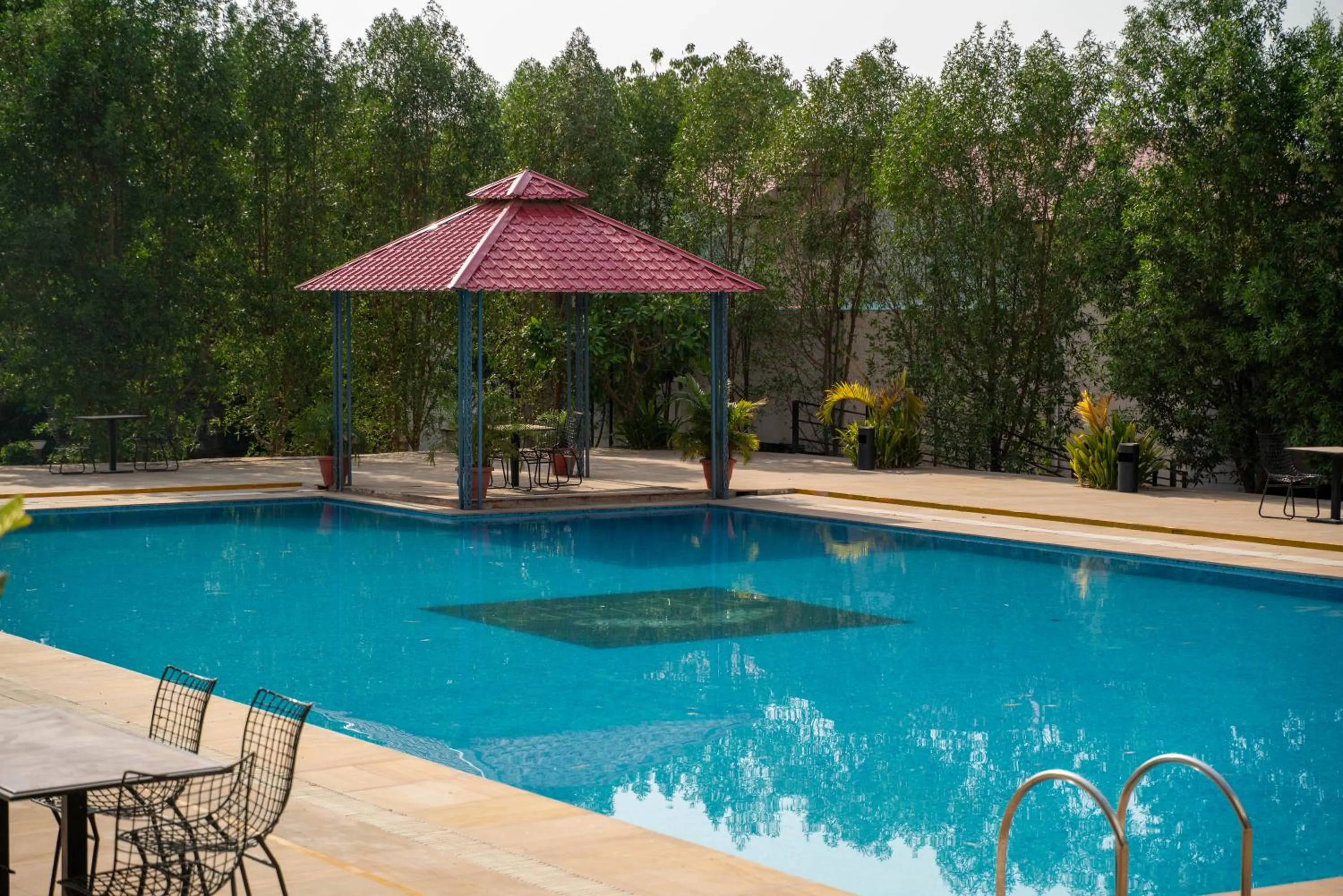 Swimming pool in Bamboo Saa Mulberry Resort Pushkar