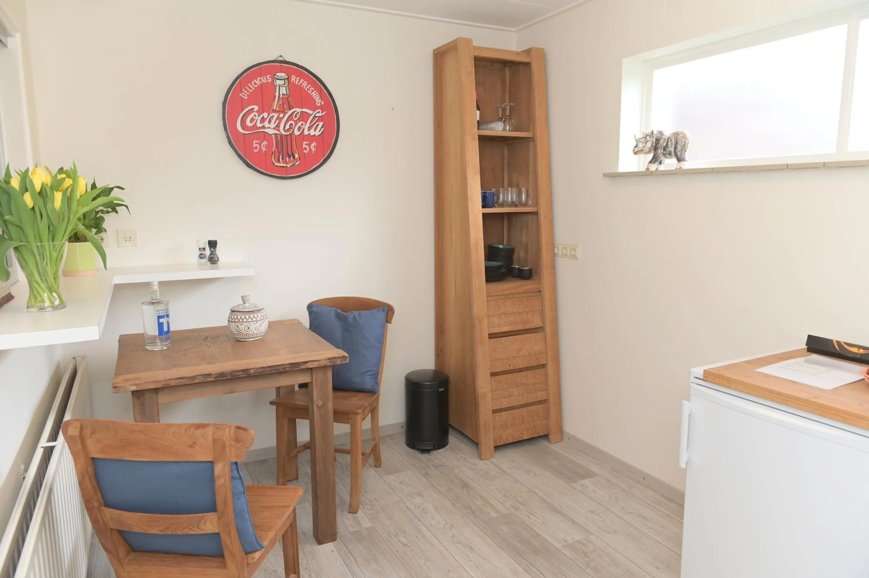 Dining area in AaBenB appartement