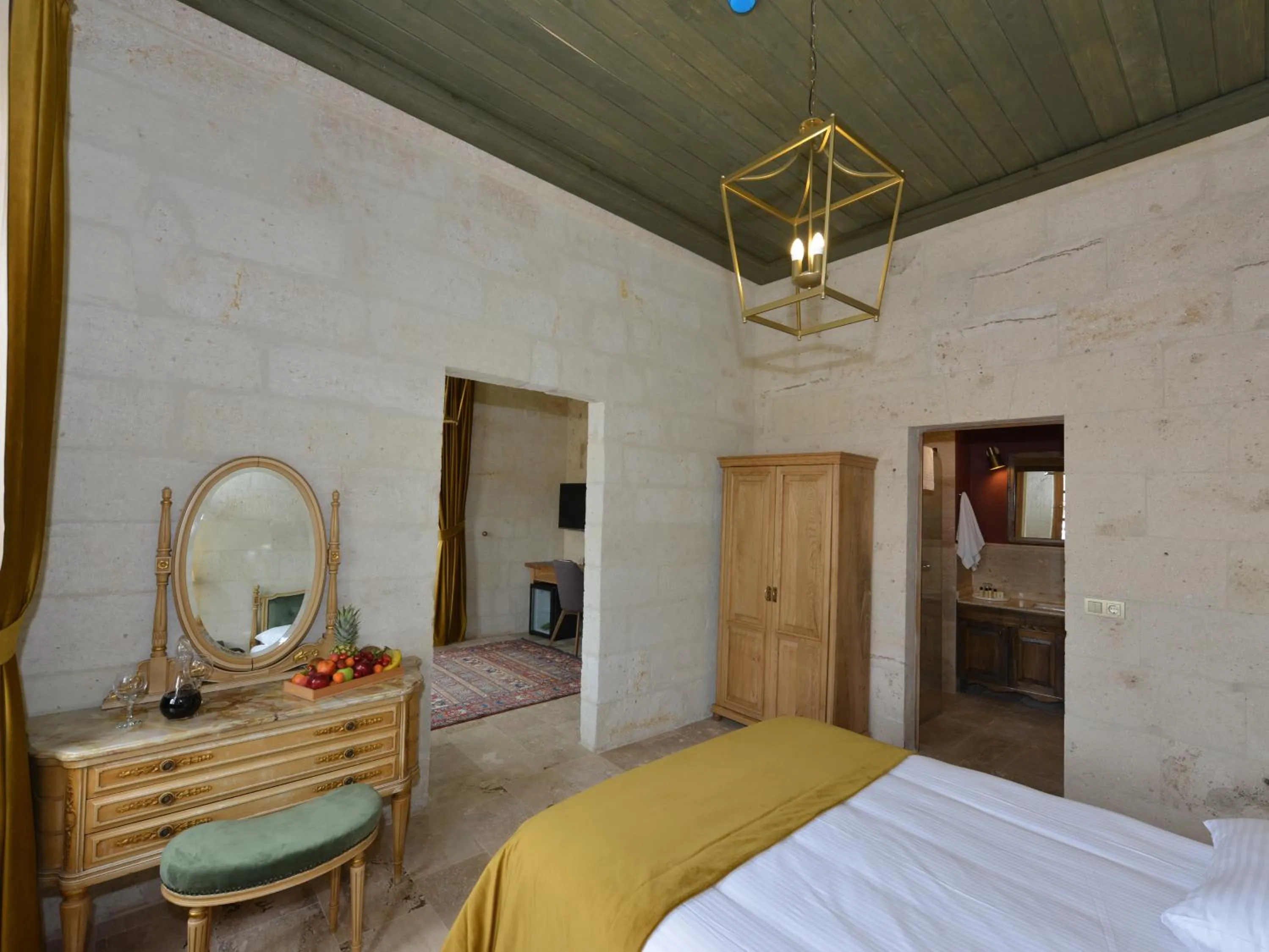 Bedroom, Bed in Evanthia Cave Suites - Special Class