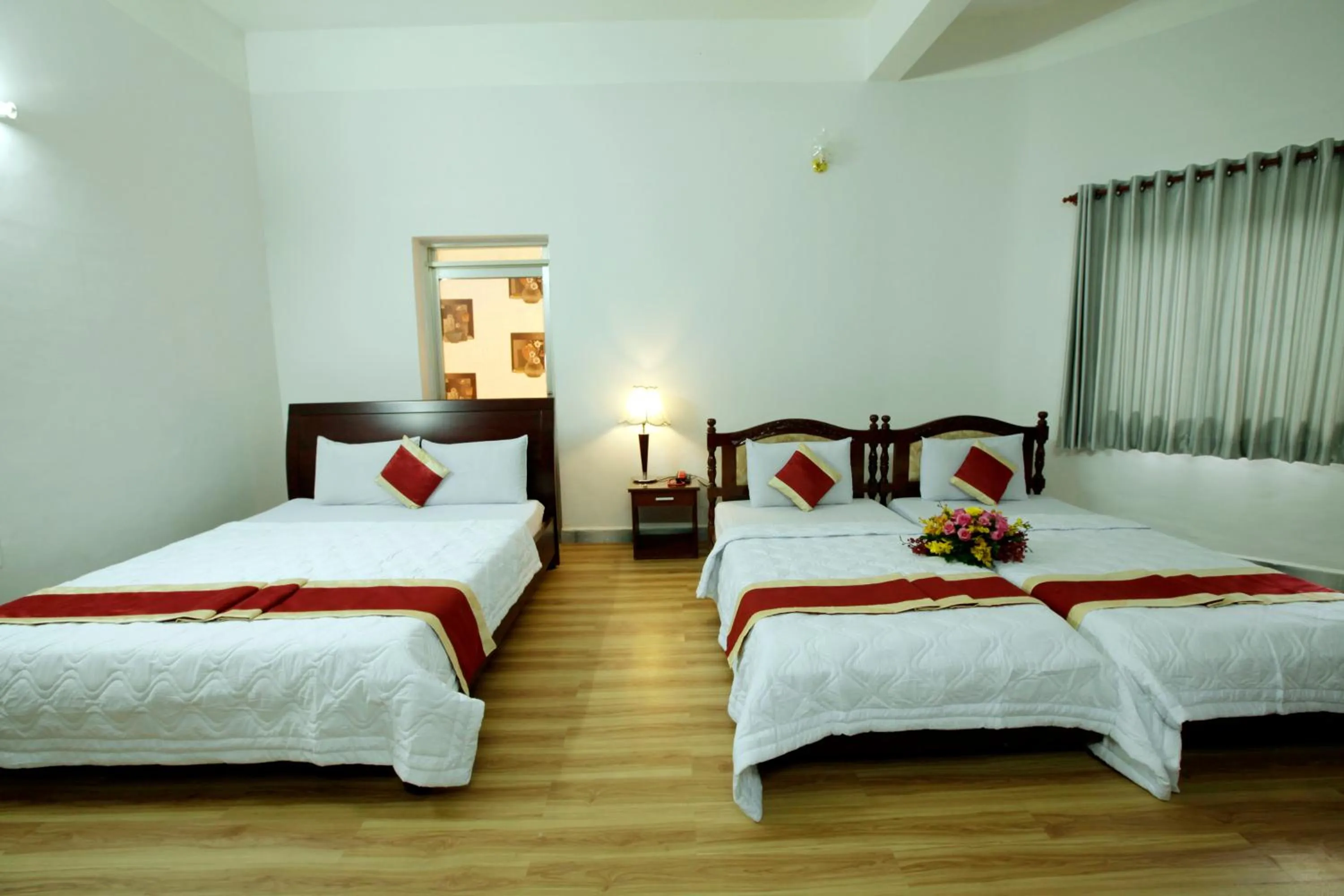 Photo of the whole room, Bed in Tan Da Hotel