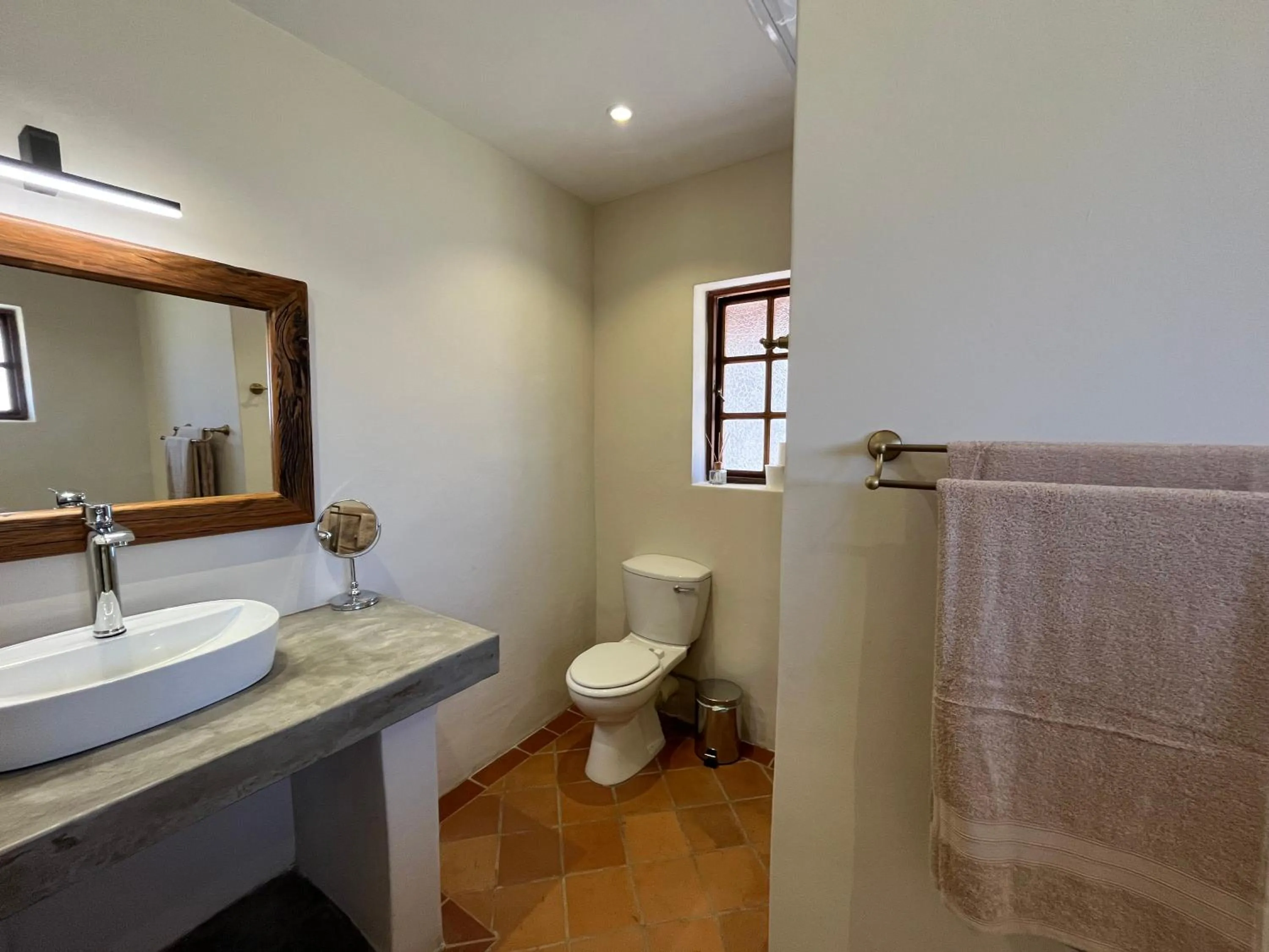 Shower in MILIMA Big 5 Safari Lodge