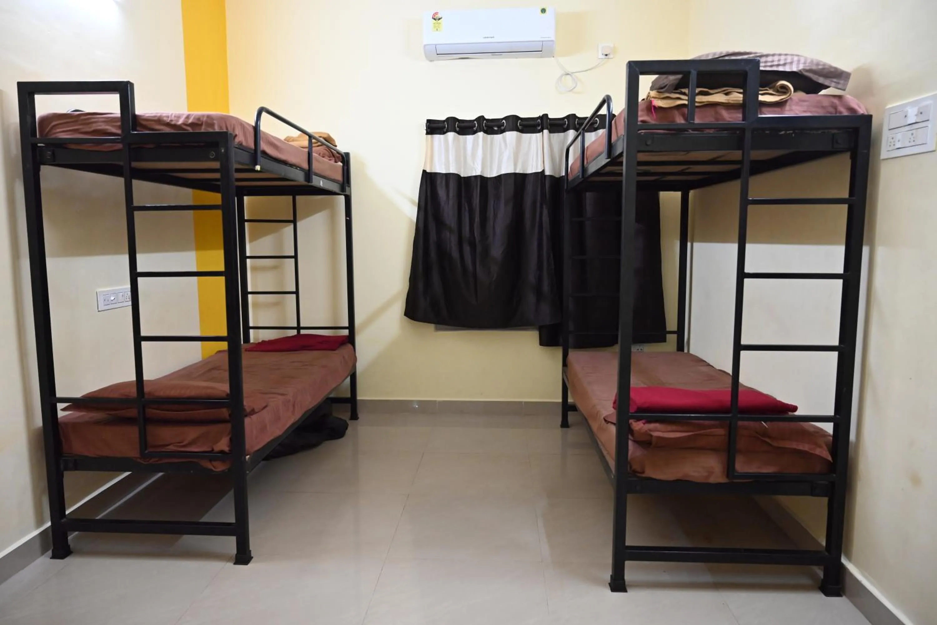 bunk bed, Bed in BACPAC MONKEY COLIVING