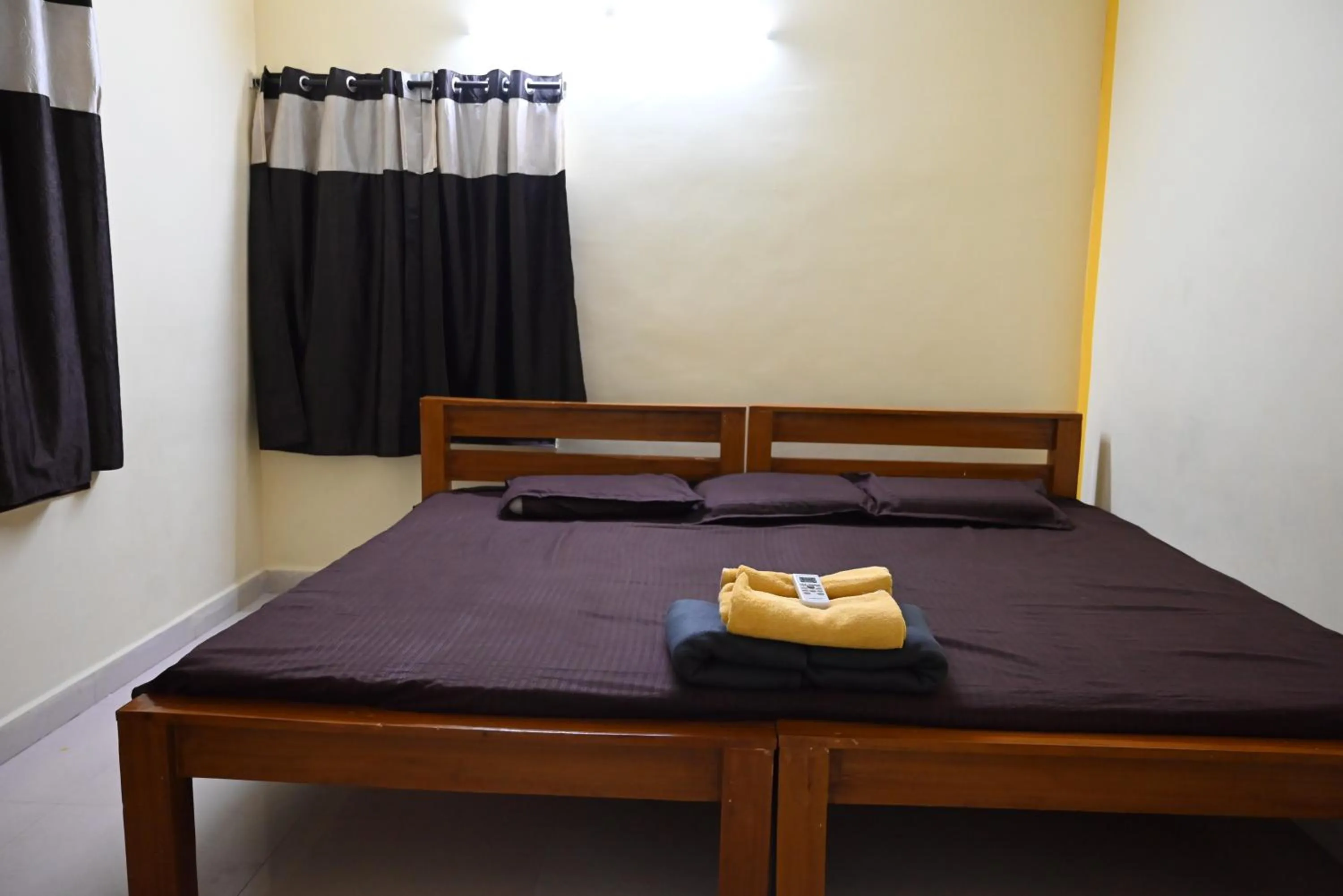 Bed in BACPAC MONKEY COLIVING