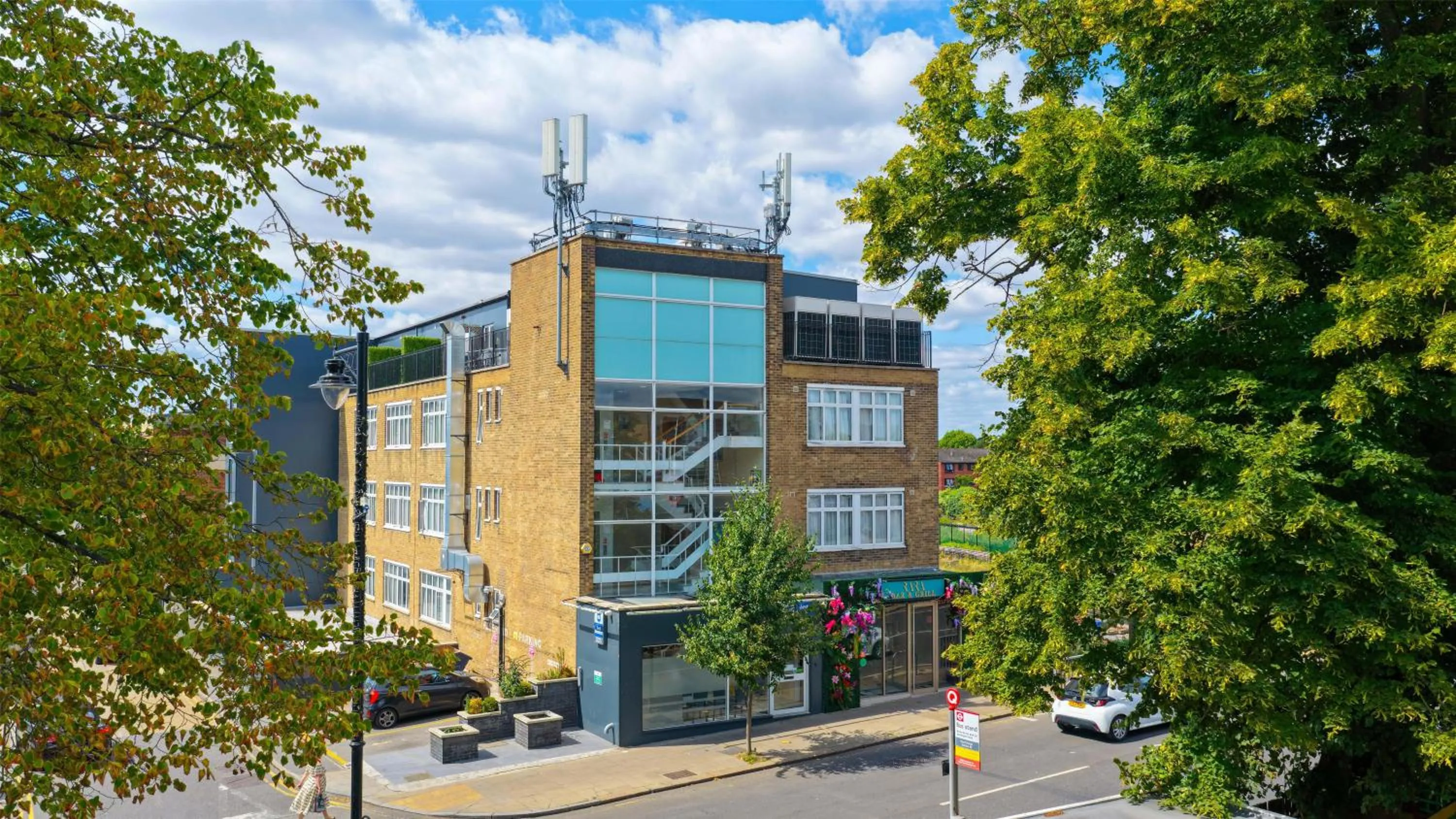 Property building in Best Western Northfields Ealing Hotel