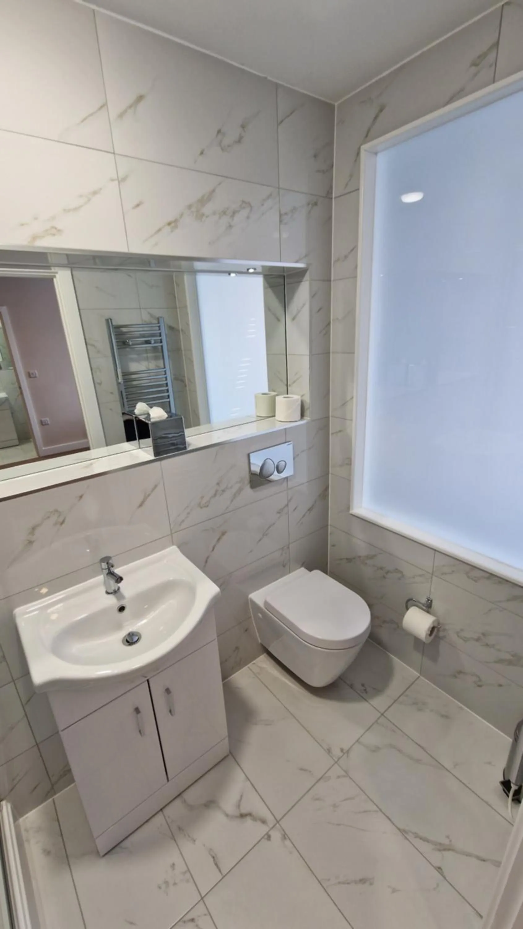 Bathroom in Best Western Northfields Ealing Hotel