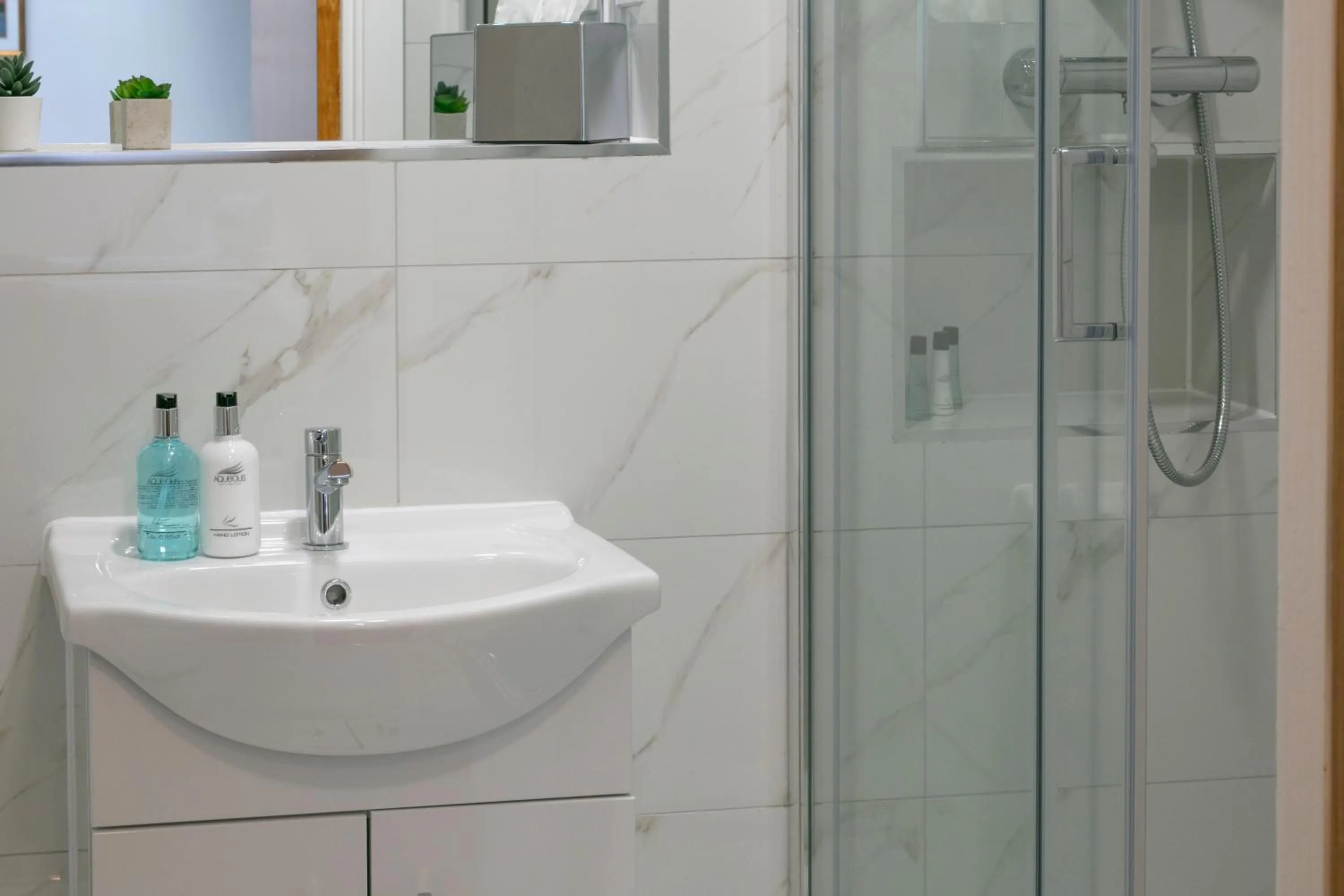 Bathroom in Best Western Northfields Ealing Hotel