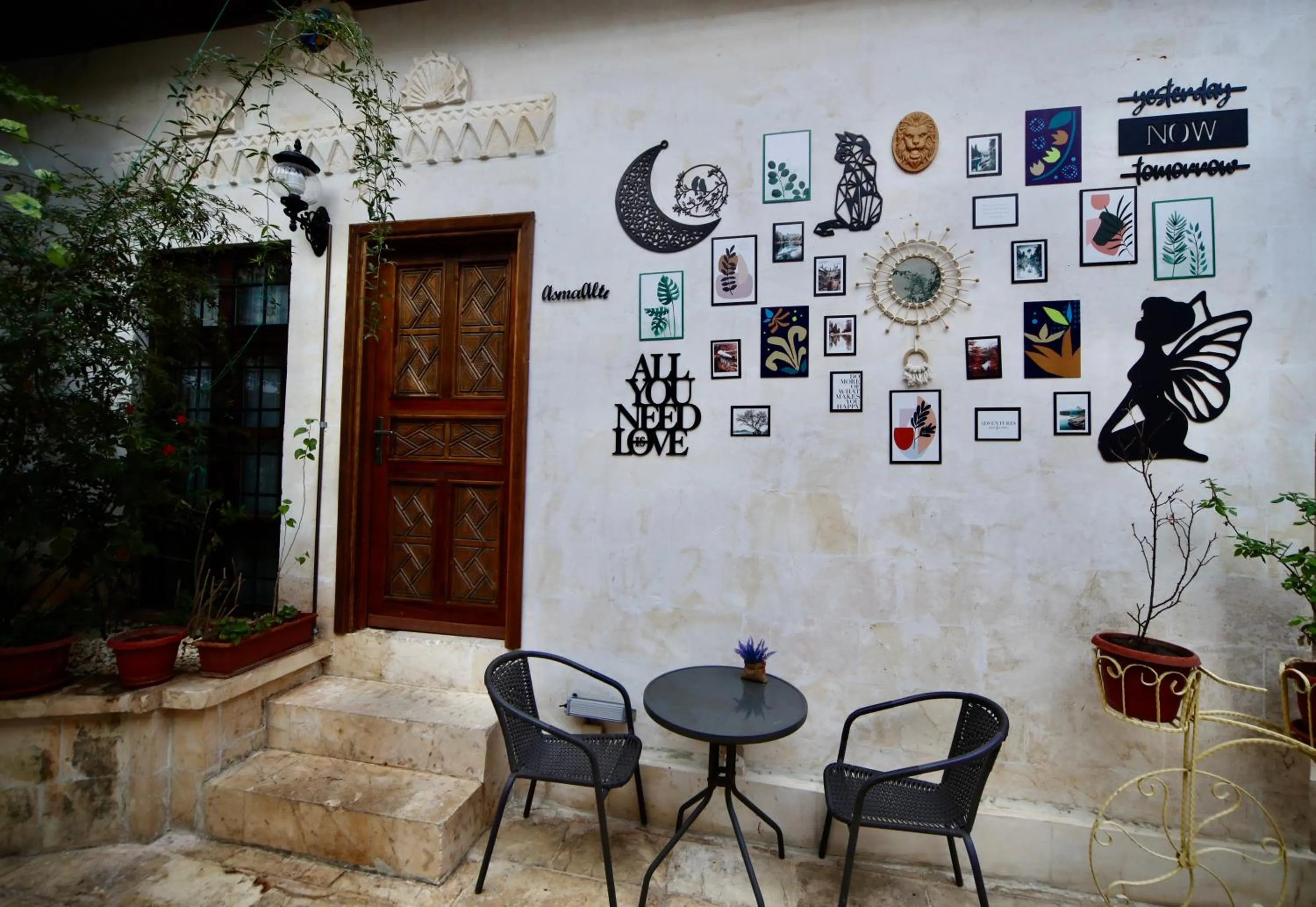 Inner courtyard view in Kaliruha Hotel