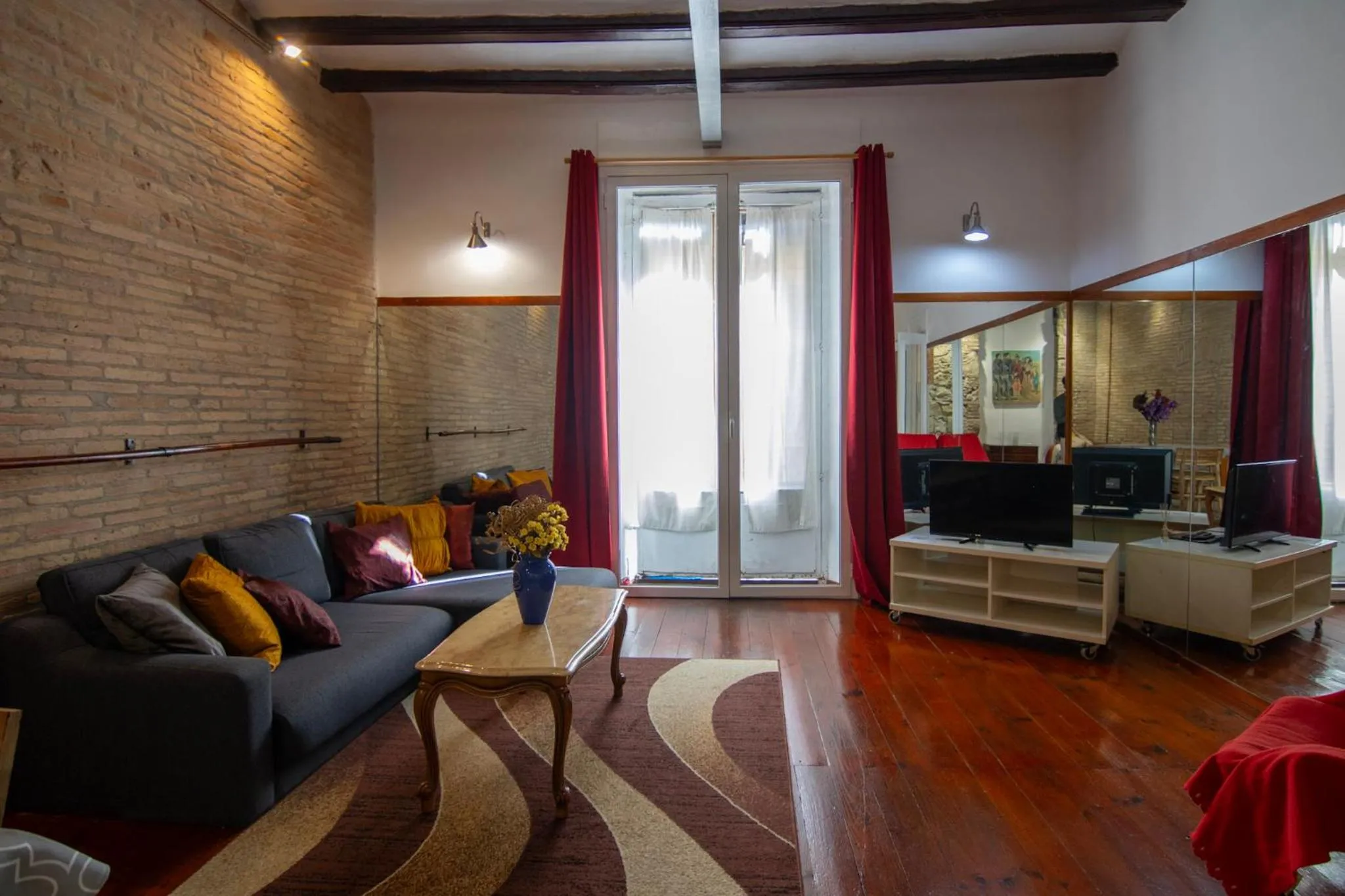 Living room in Gaudí Ramblas