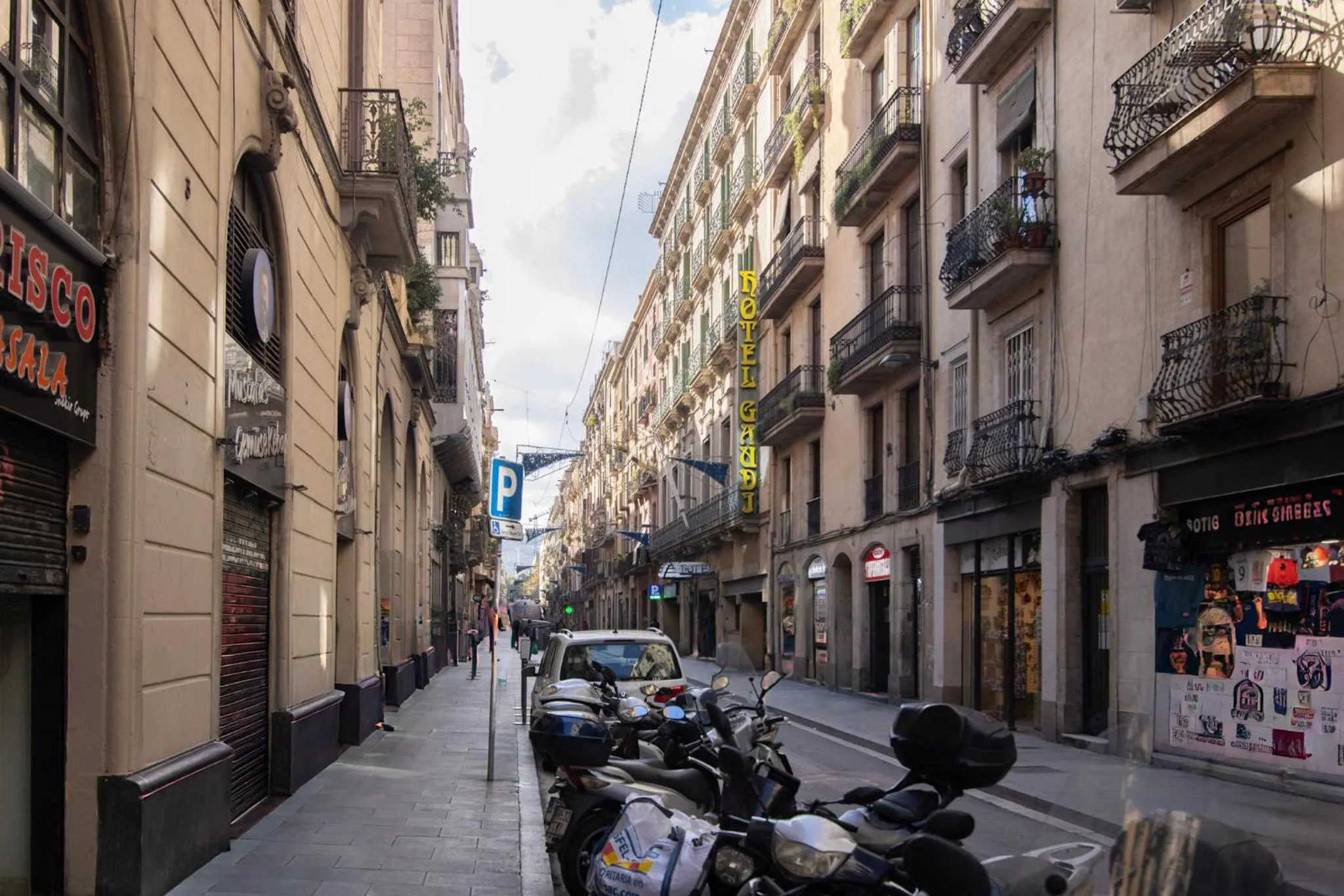 Neighbourhood in Gaudí Ramblas