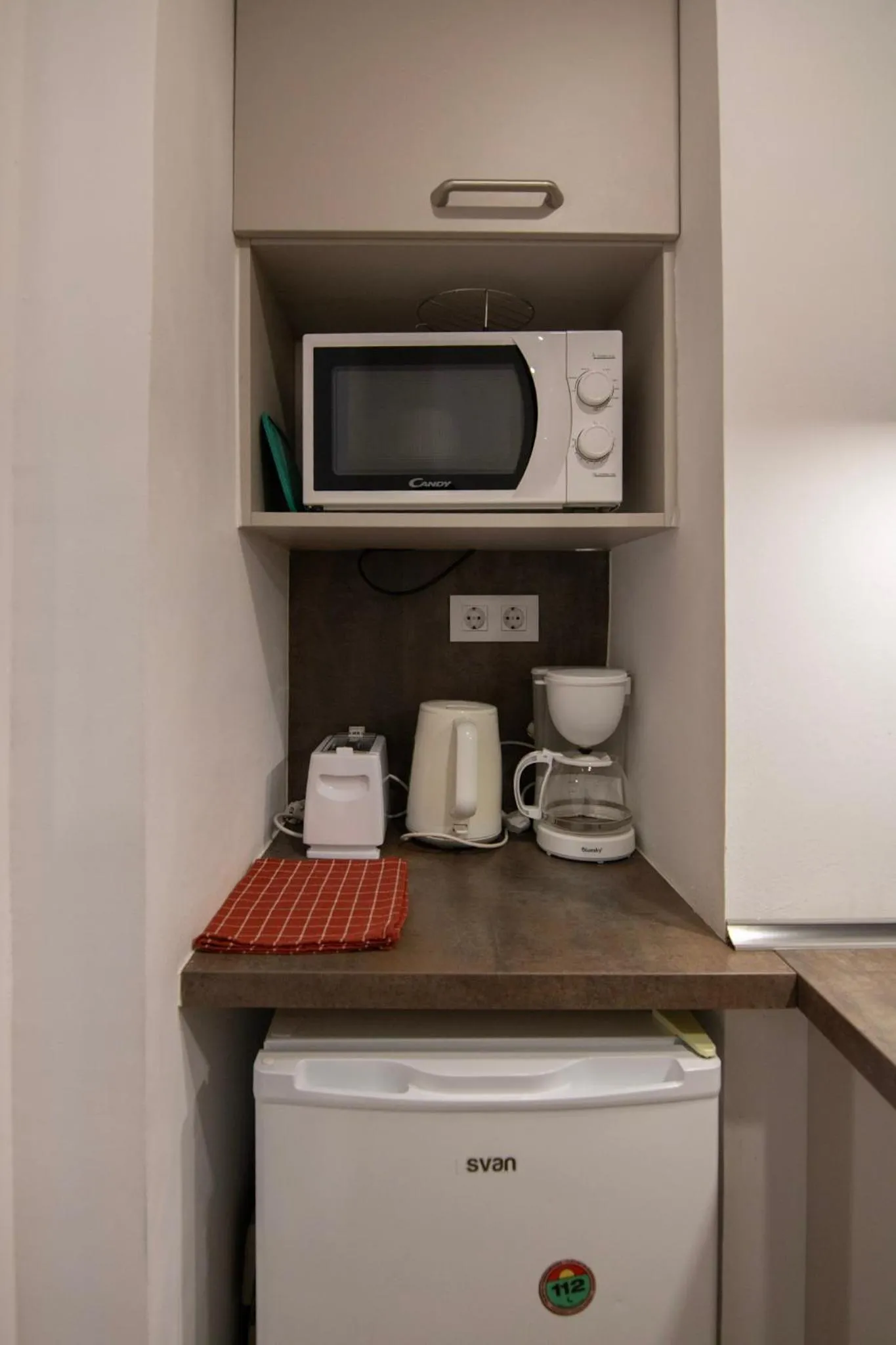 Coffee/tea facilities in Gaudí Ramblas