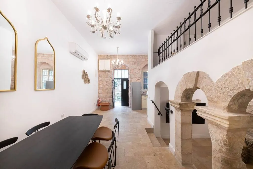 Living room in Tish Hotel