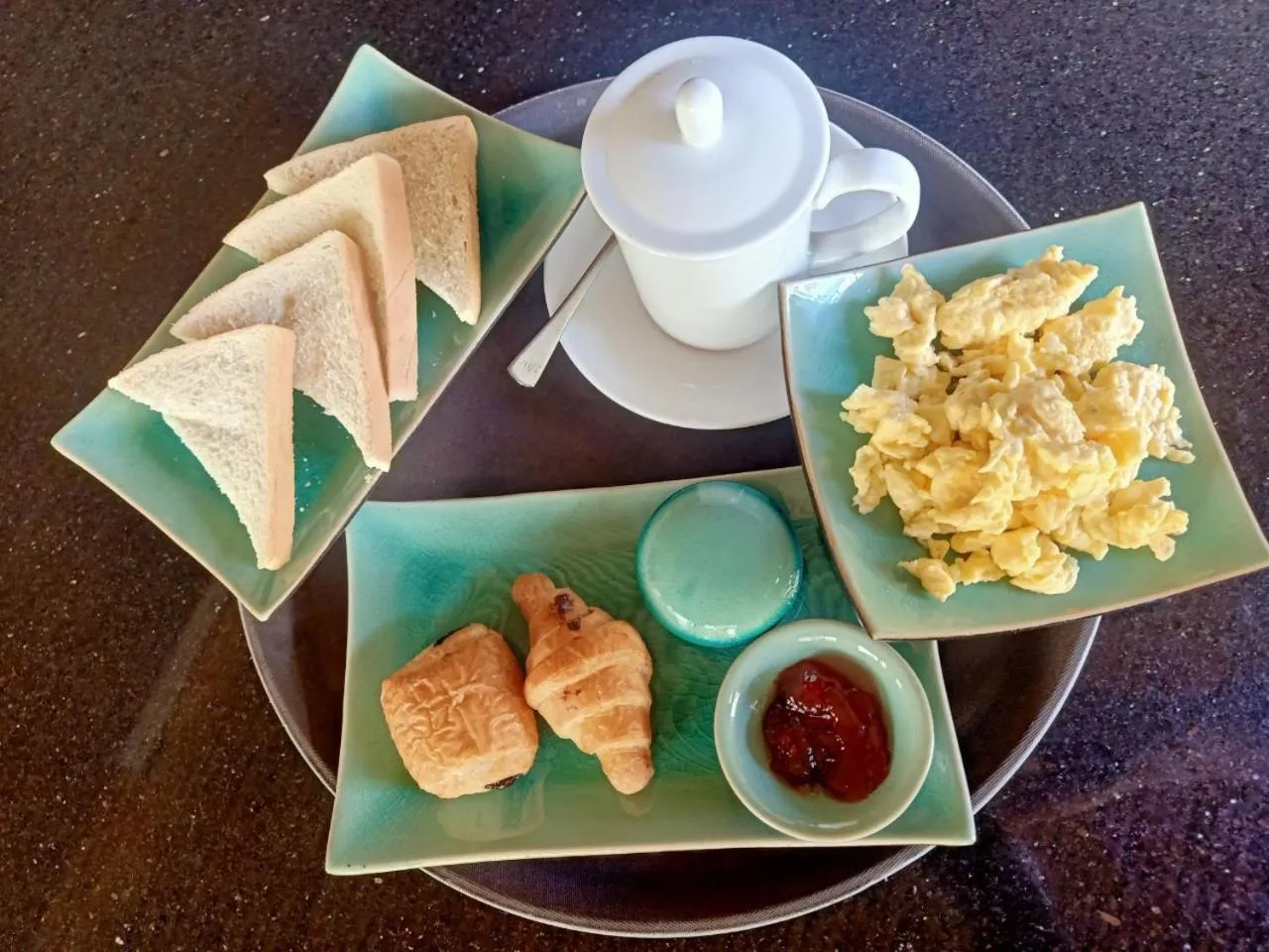 Breakfast in Winhouse Villa