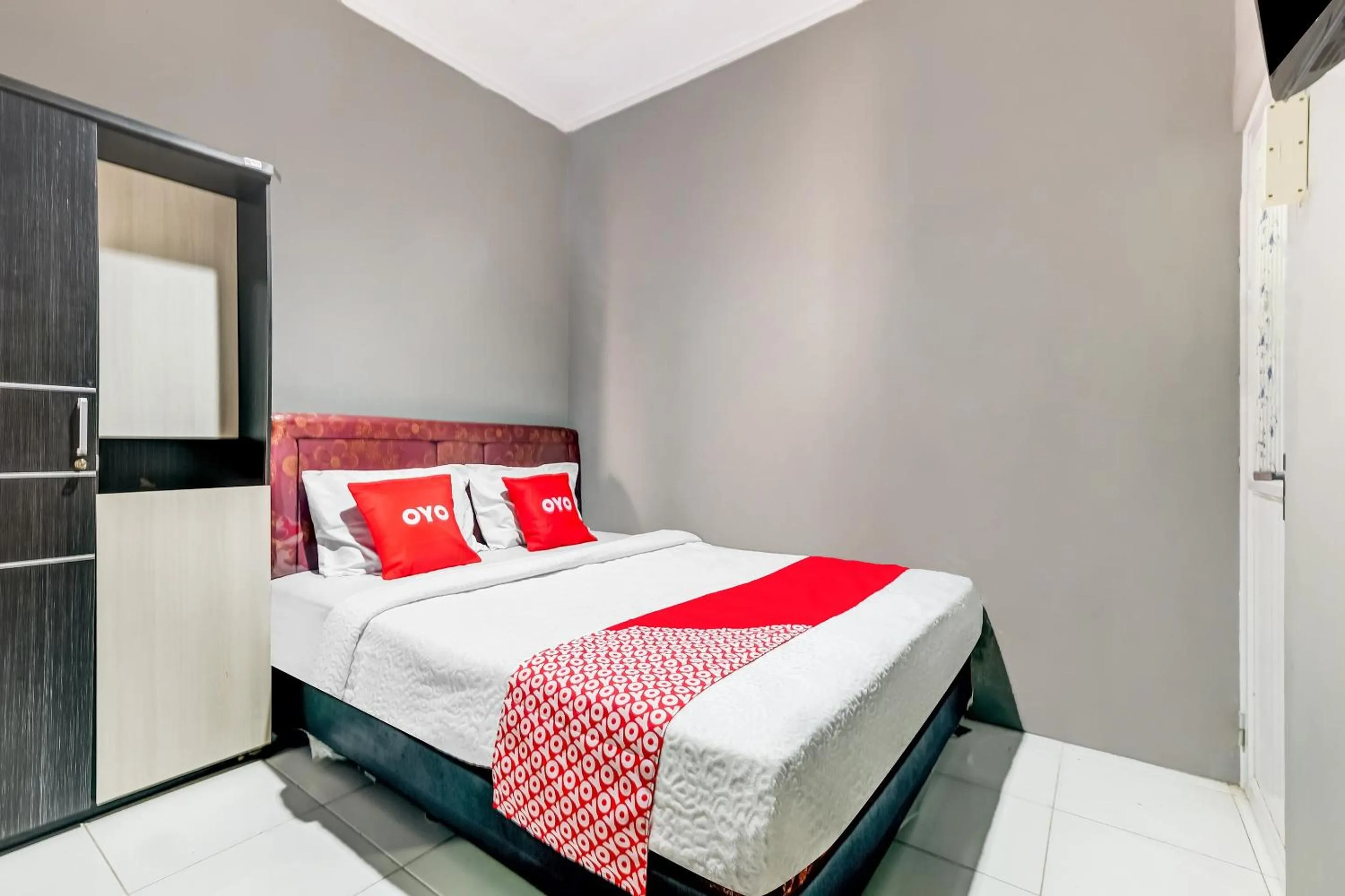 Bedroom, Bed in OYO Life 91239 Kost Rosandy House Yogyakarta