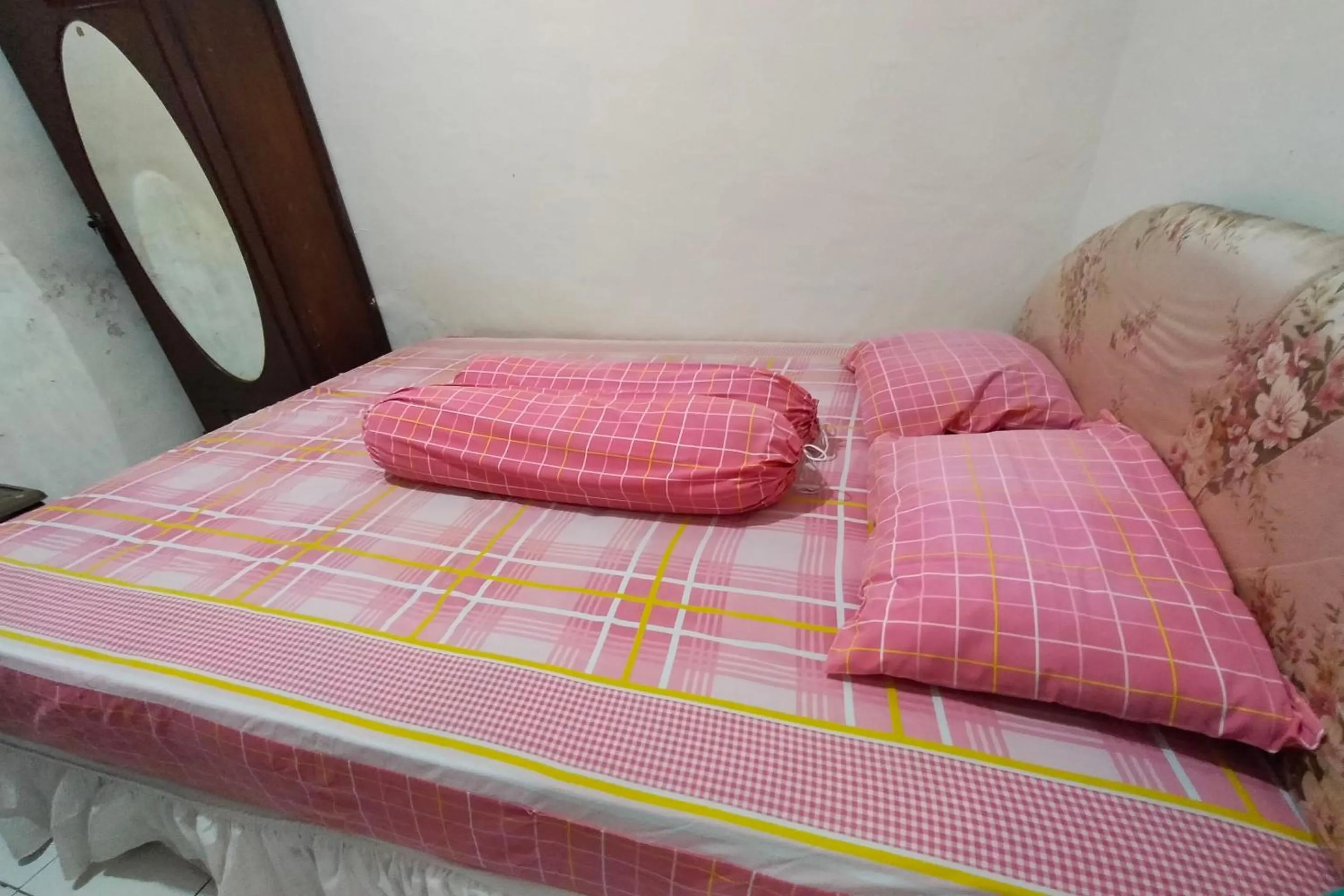 Bedroom, Bed in Hotel O Desa Wisata TarajuNearGunung Panggung