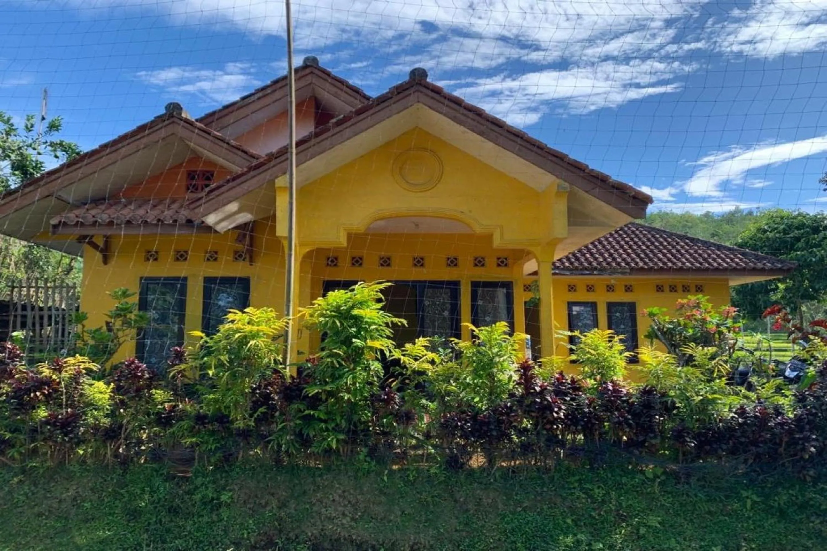 Facade/entrance in Hotel O Desa Wisata TarajuNearGunung Panggung