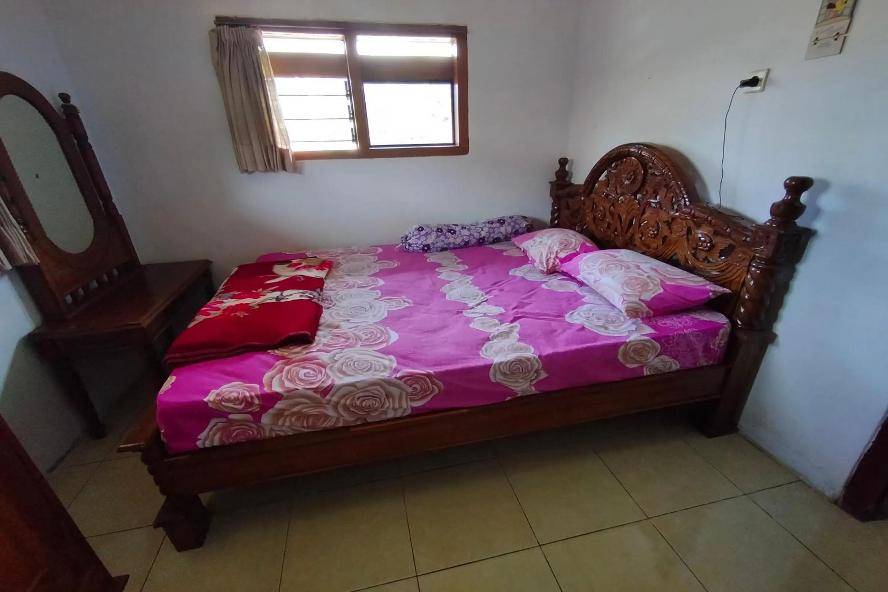 Bedroom, Bed in Hotel O Desa Wisata TarajuNearGunung Panggung