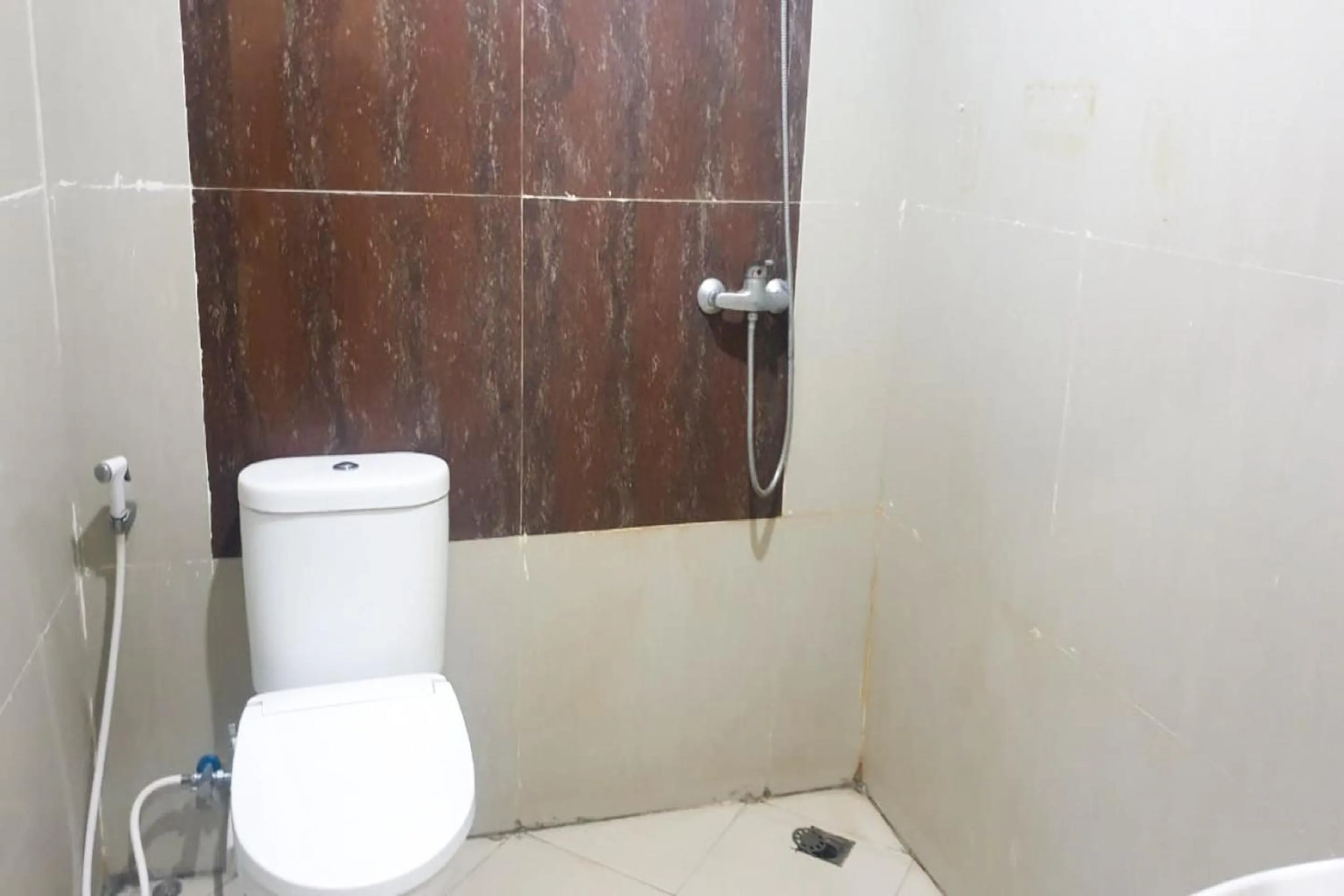 Bathroom in Hotel O Aida Lestari