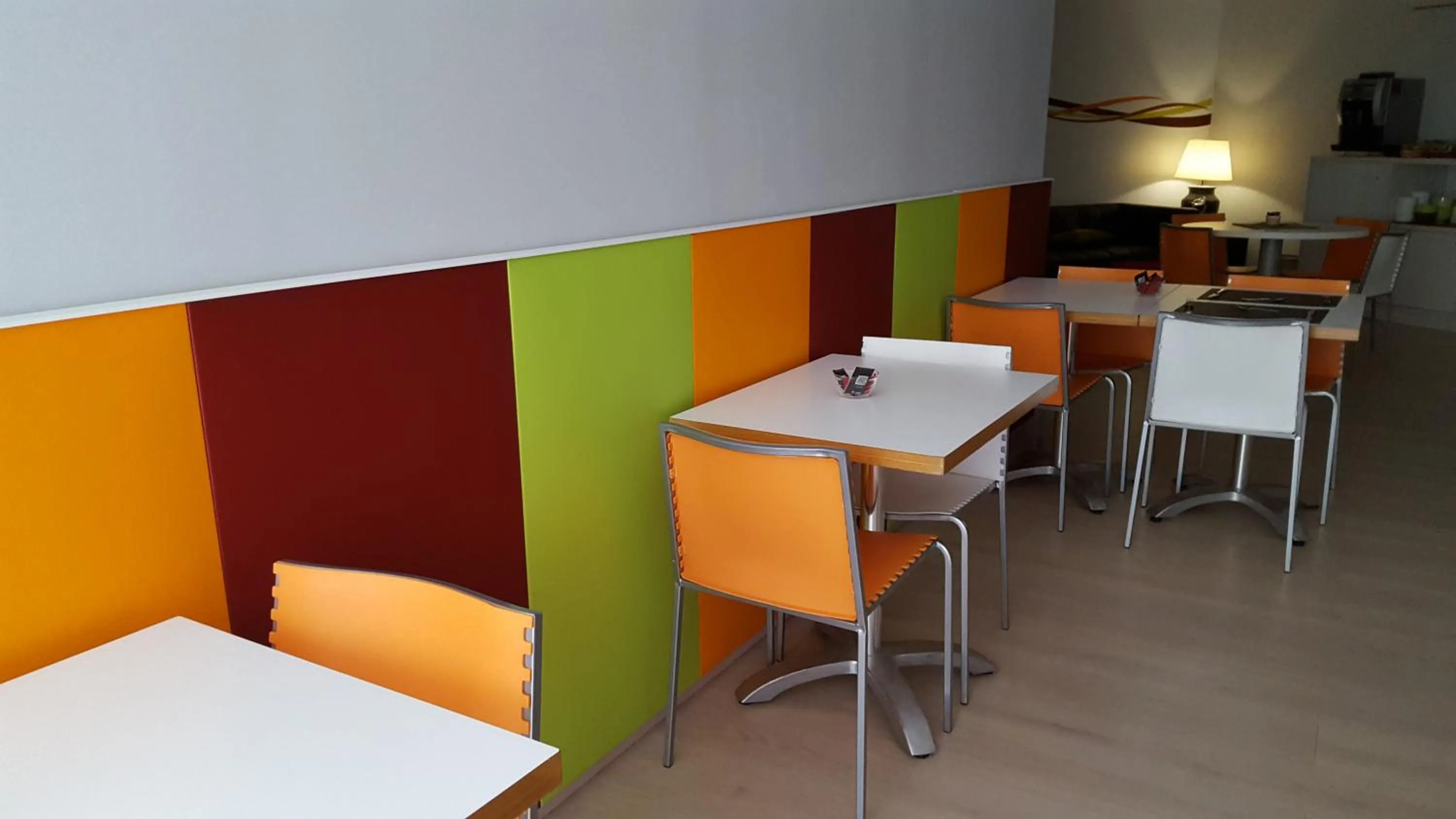 Dining area in Hostal Aslyp 114