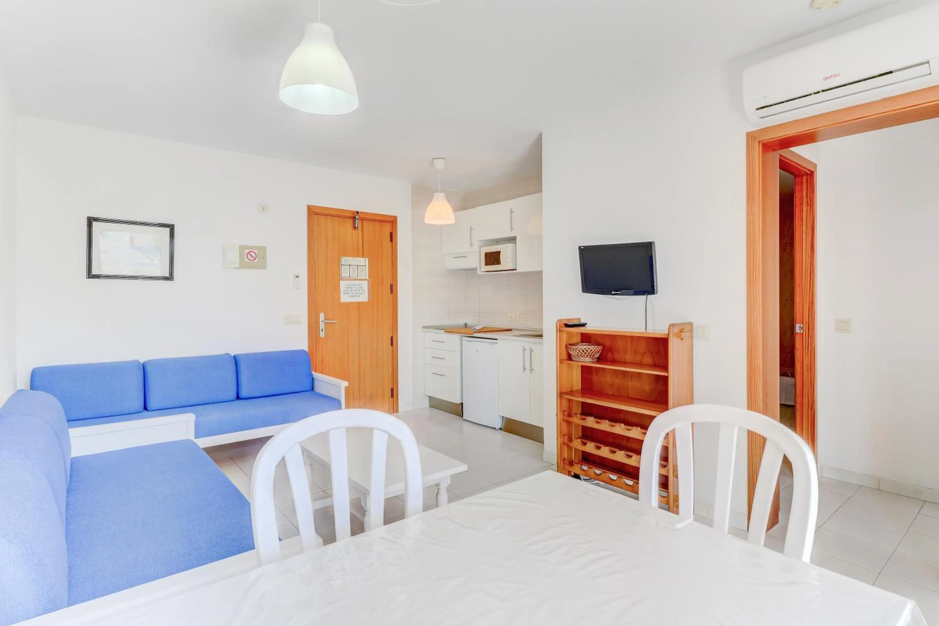 Kitchen or kitchenette in Apartamentos Llevant