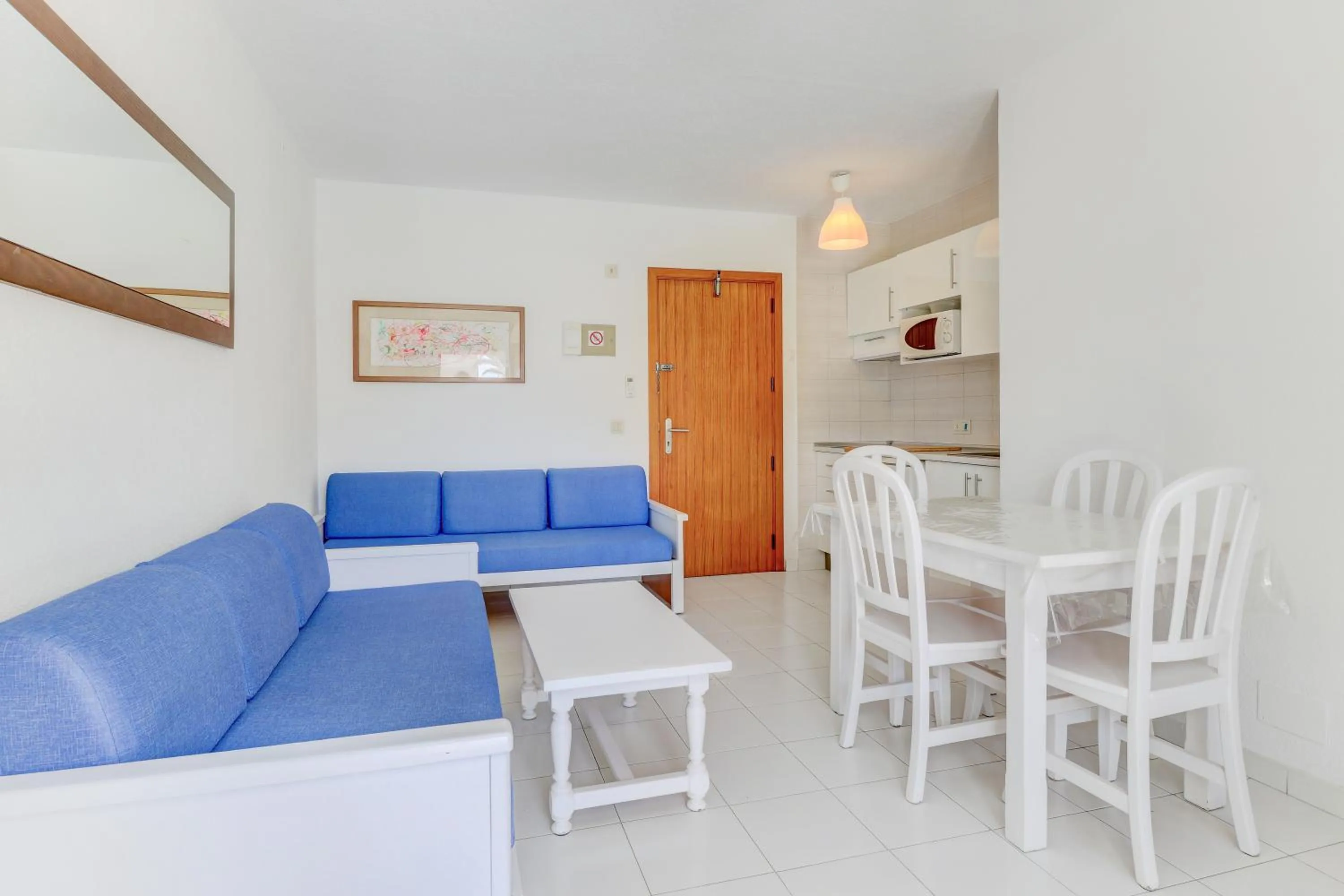 Kitchen or kitchenette in Apartamentos Llevant