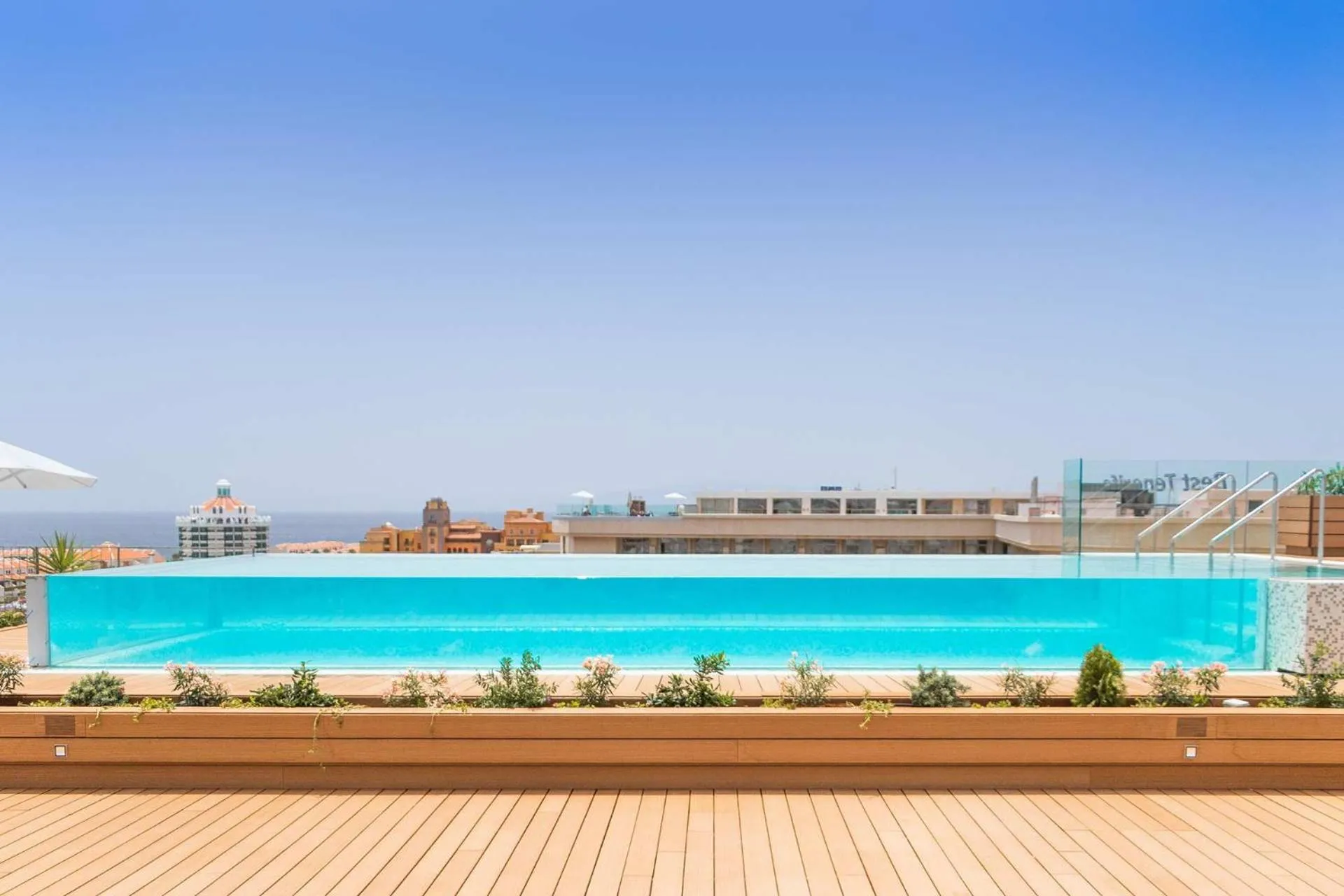 Swimming pool in Spring Hotel Vulcano