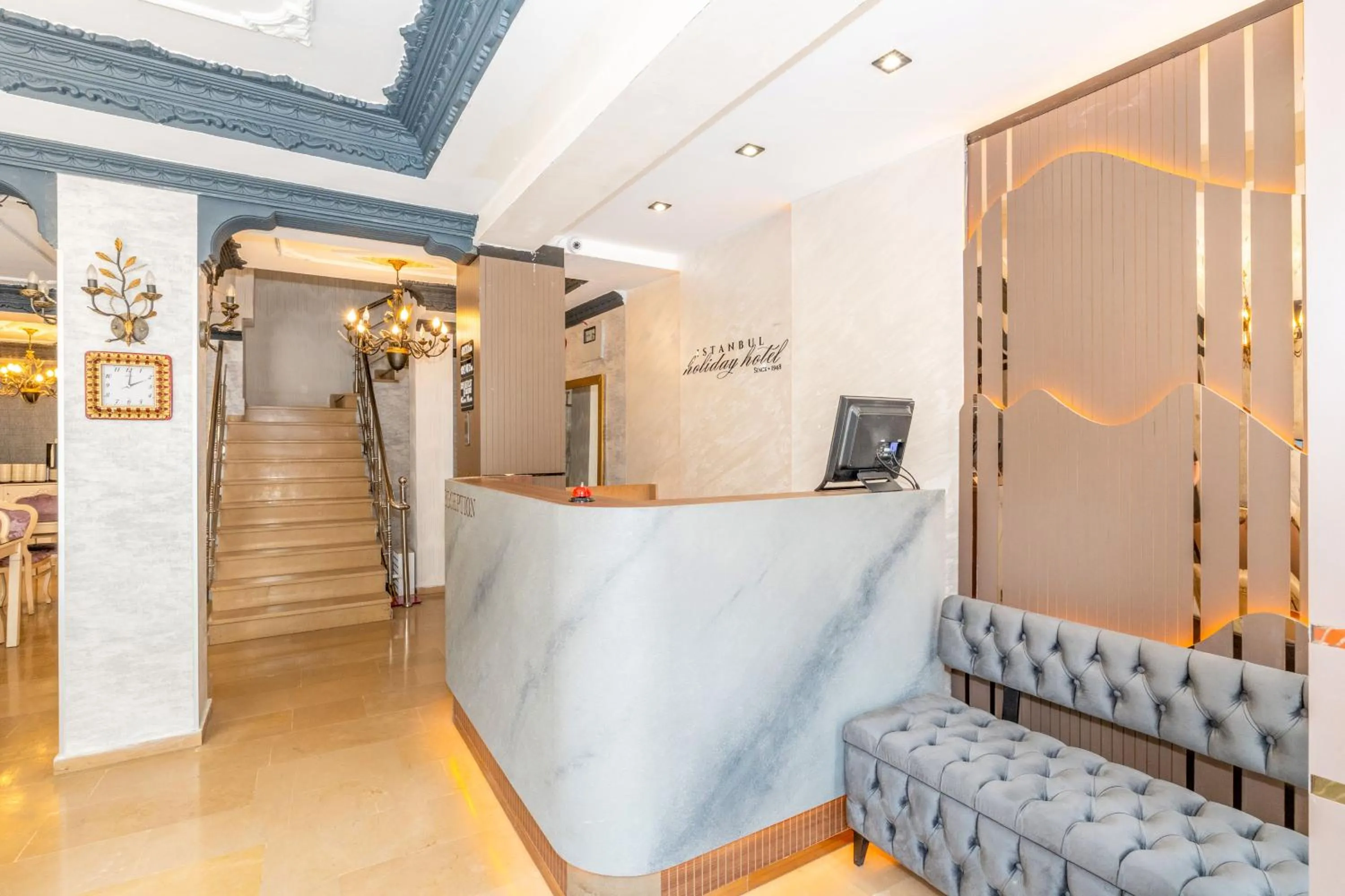 Lobby or reception in Istanbul Holiday Hotel