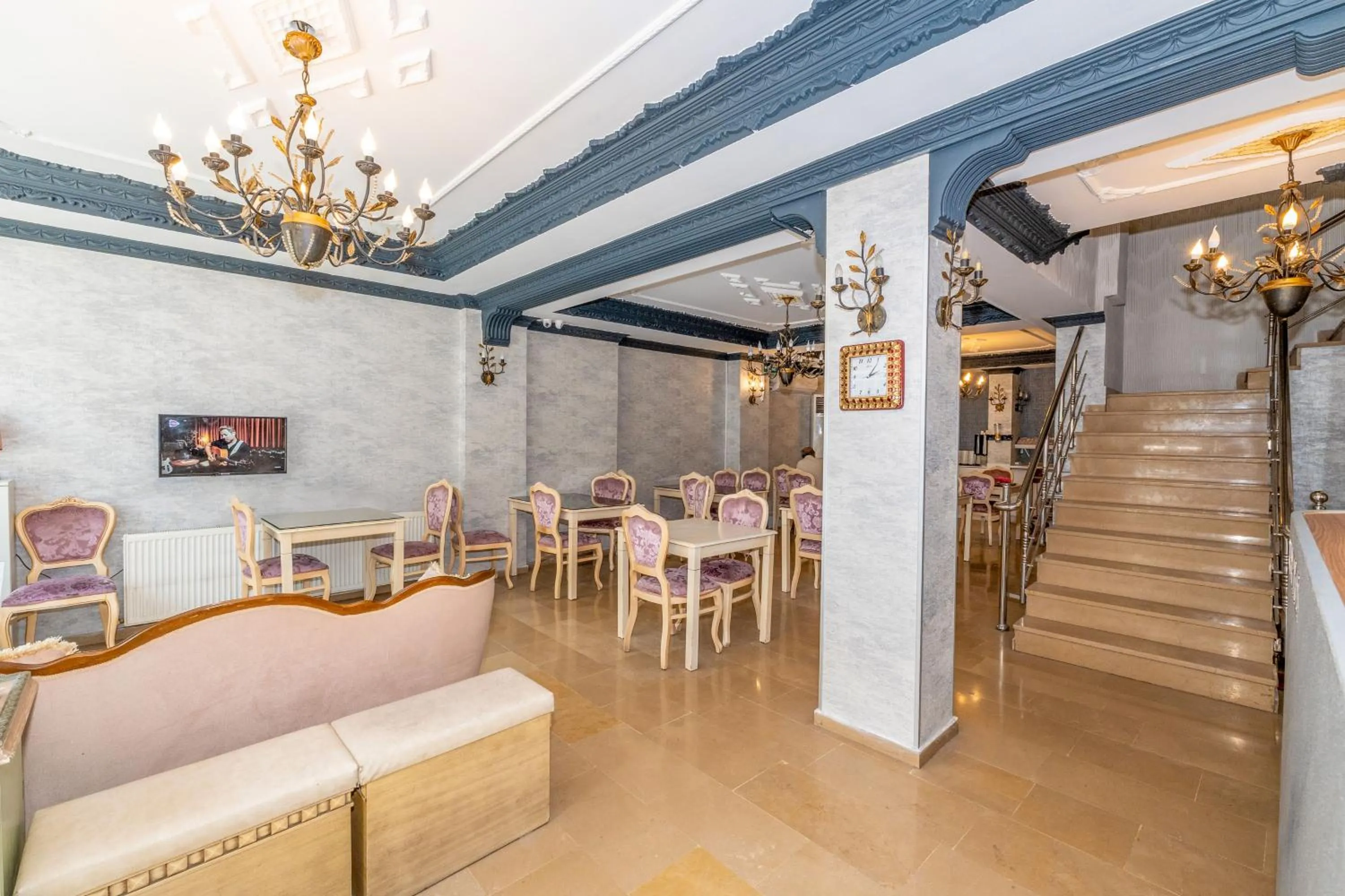 Seating area in Istanbul Holiday Hotel