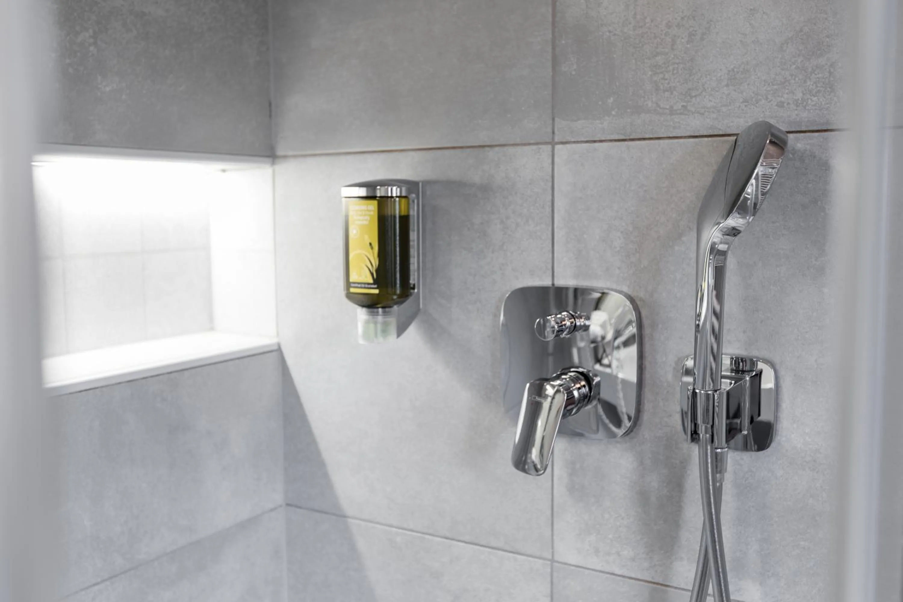 Shower in Garni Hotel Cirman