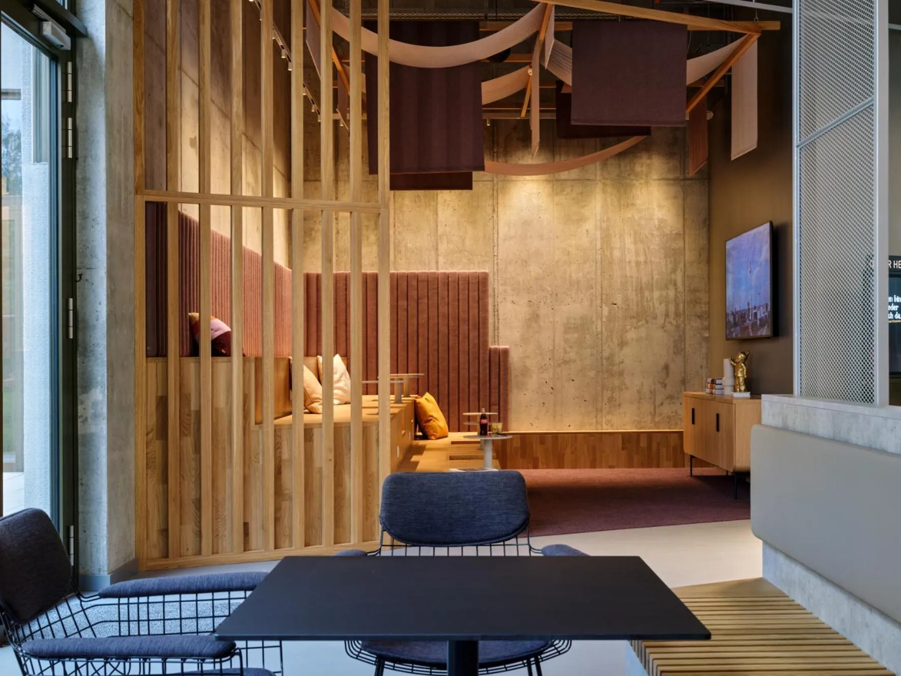 Communal lounge/ TV room in URBAN LOFT Berlin