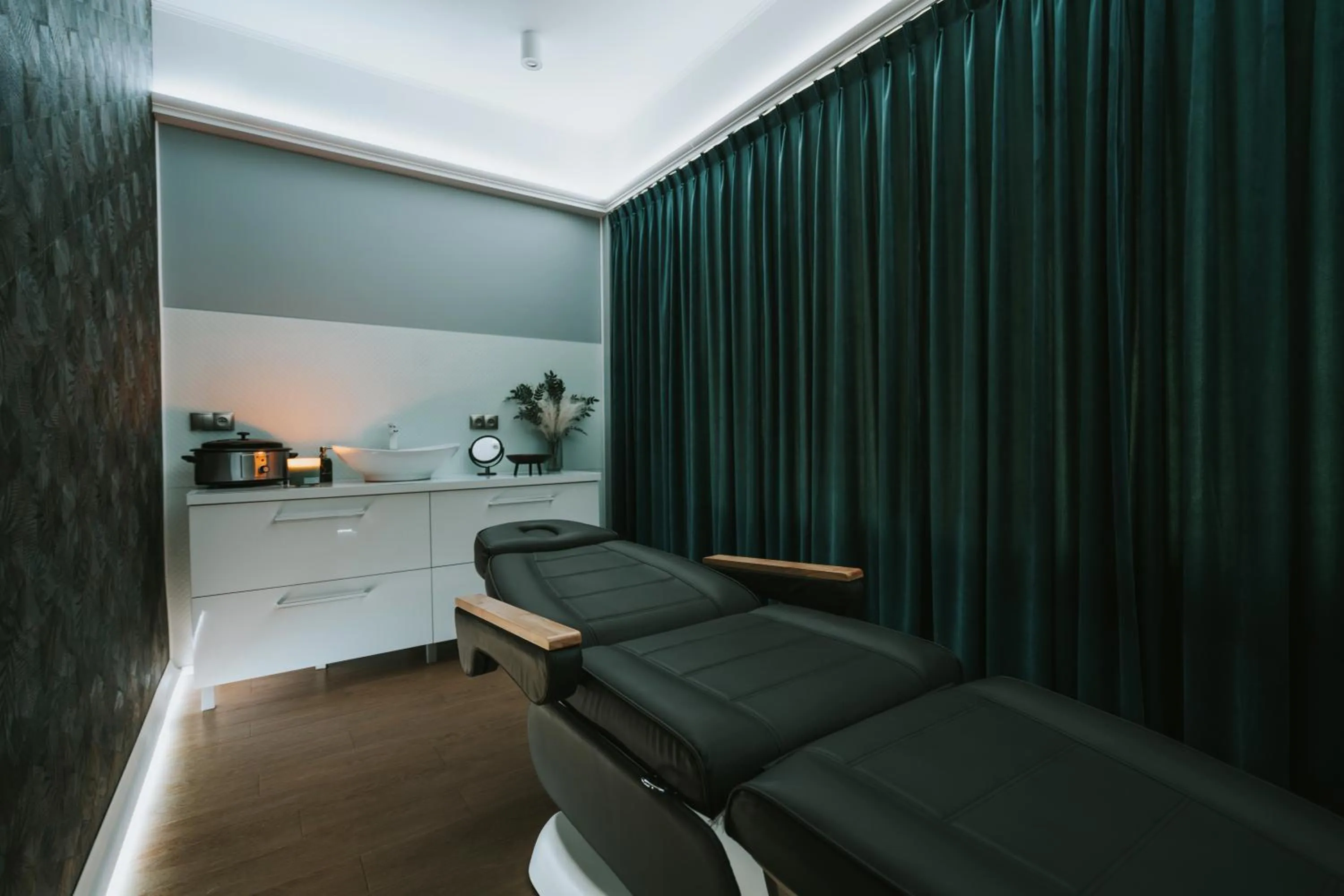 Massage in Green Hotel