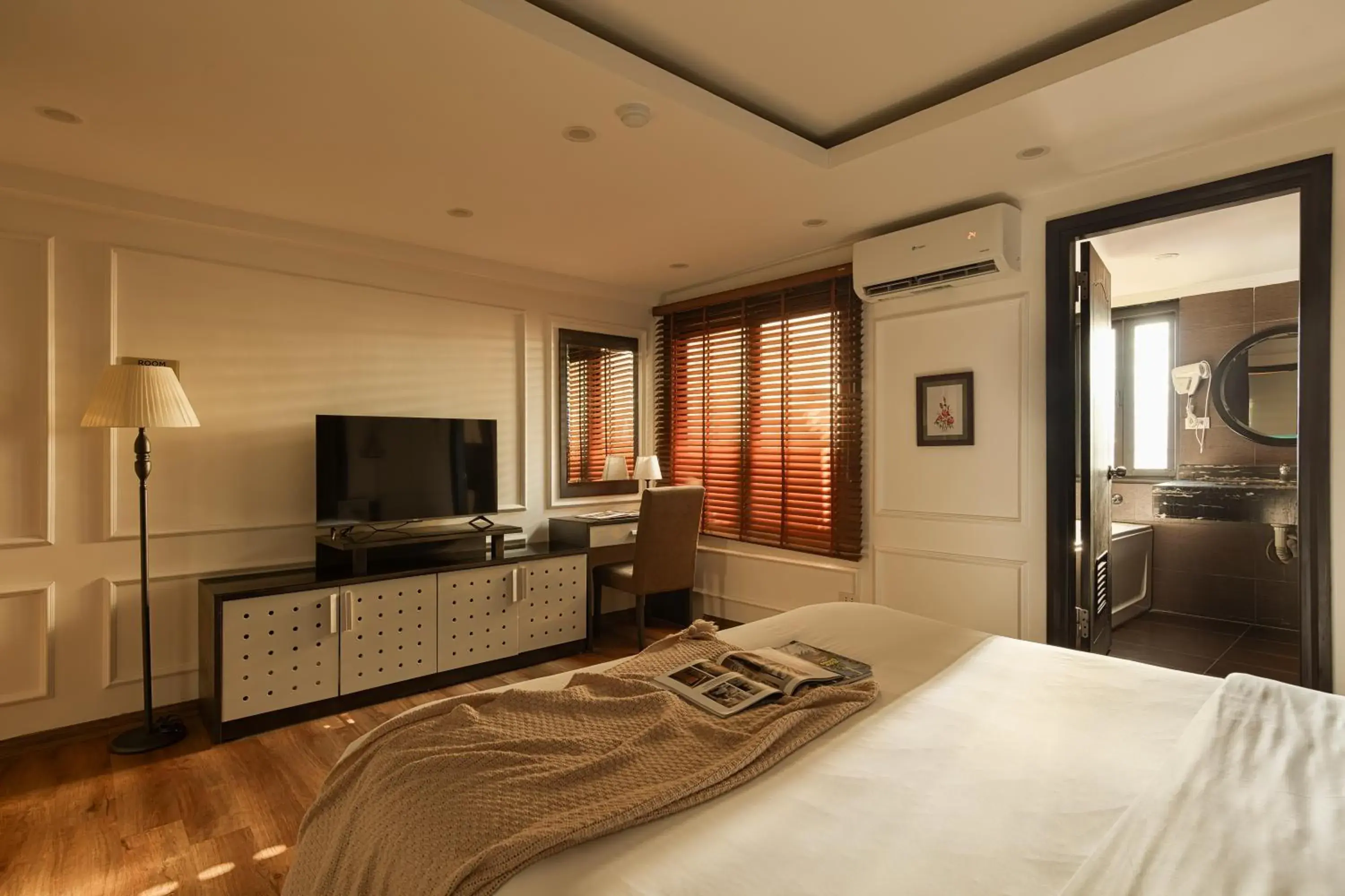 Deluxe Double Room in Keypad Hotel - 24 Hang Ga Deluxe Double Room in Keypad Hotel - 24 Hang Ga