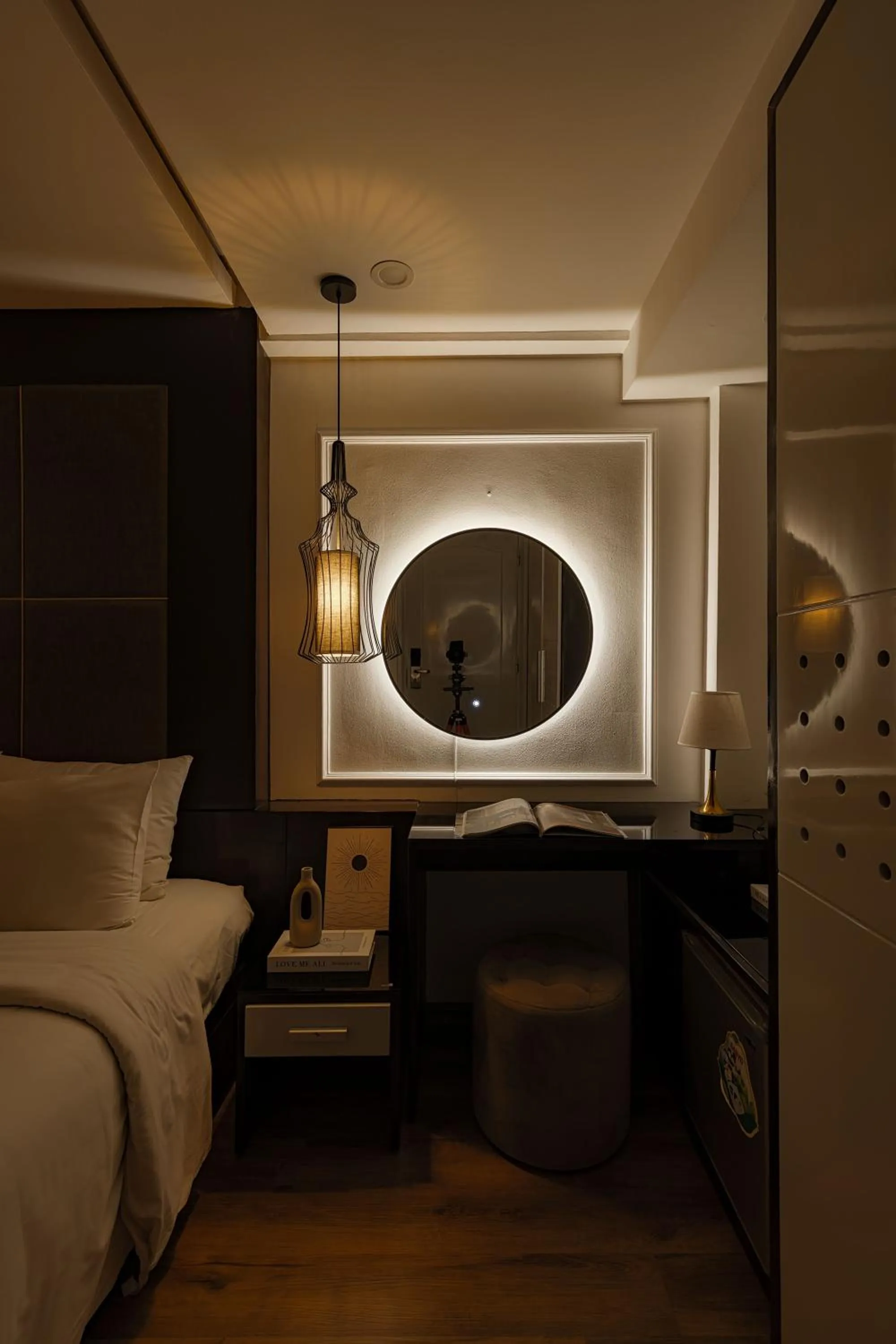 furniture, Bed in Keypad Hotel - 24 Hang Ga