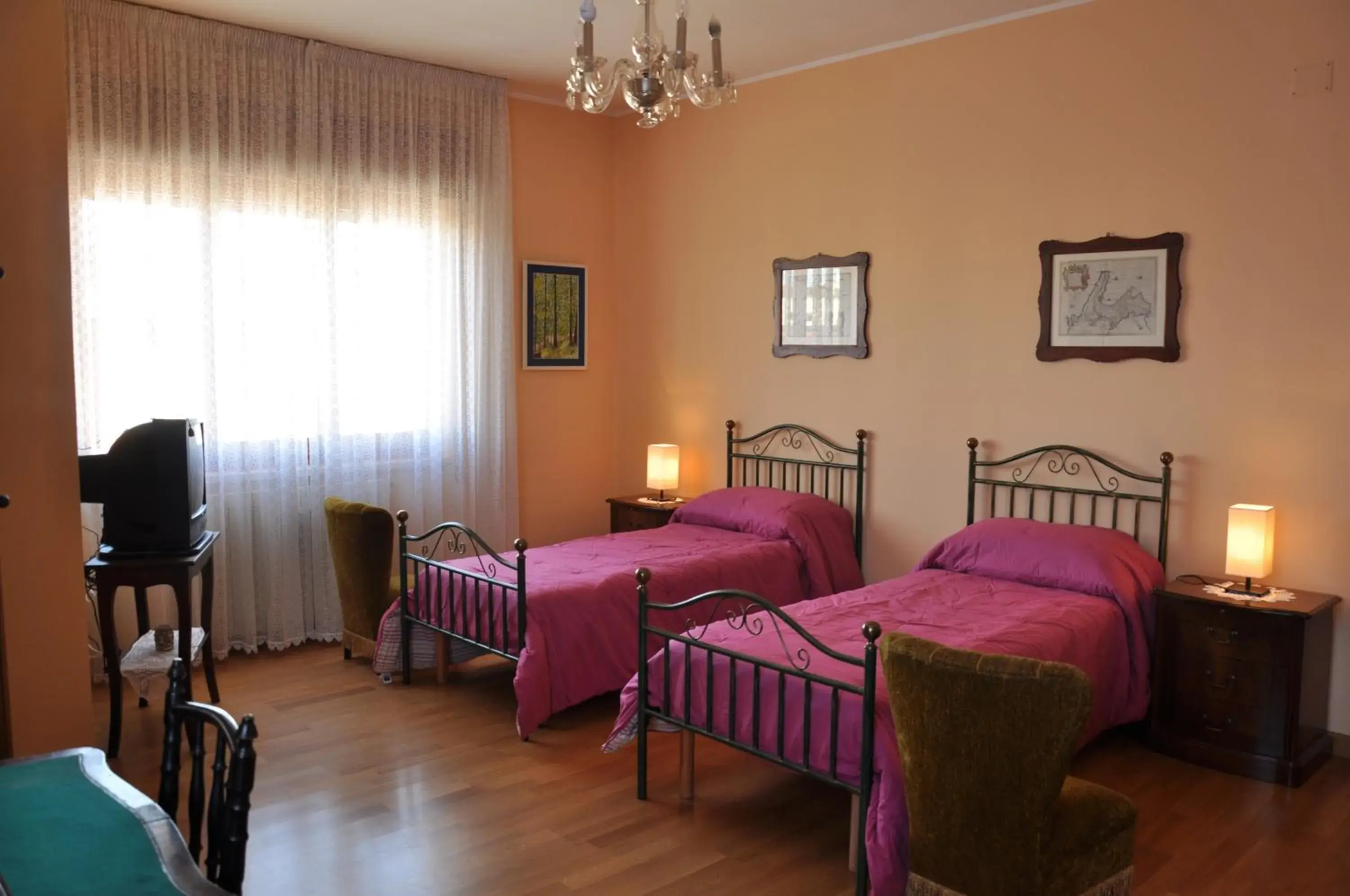 Deluxe Double or Twin Room in Giangurgolo B&B Deluxe Double or Twin Room in Giangurgolo B&B