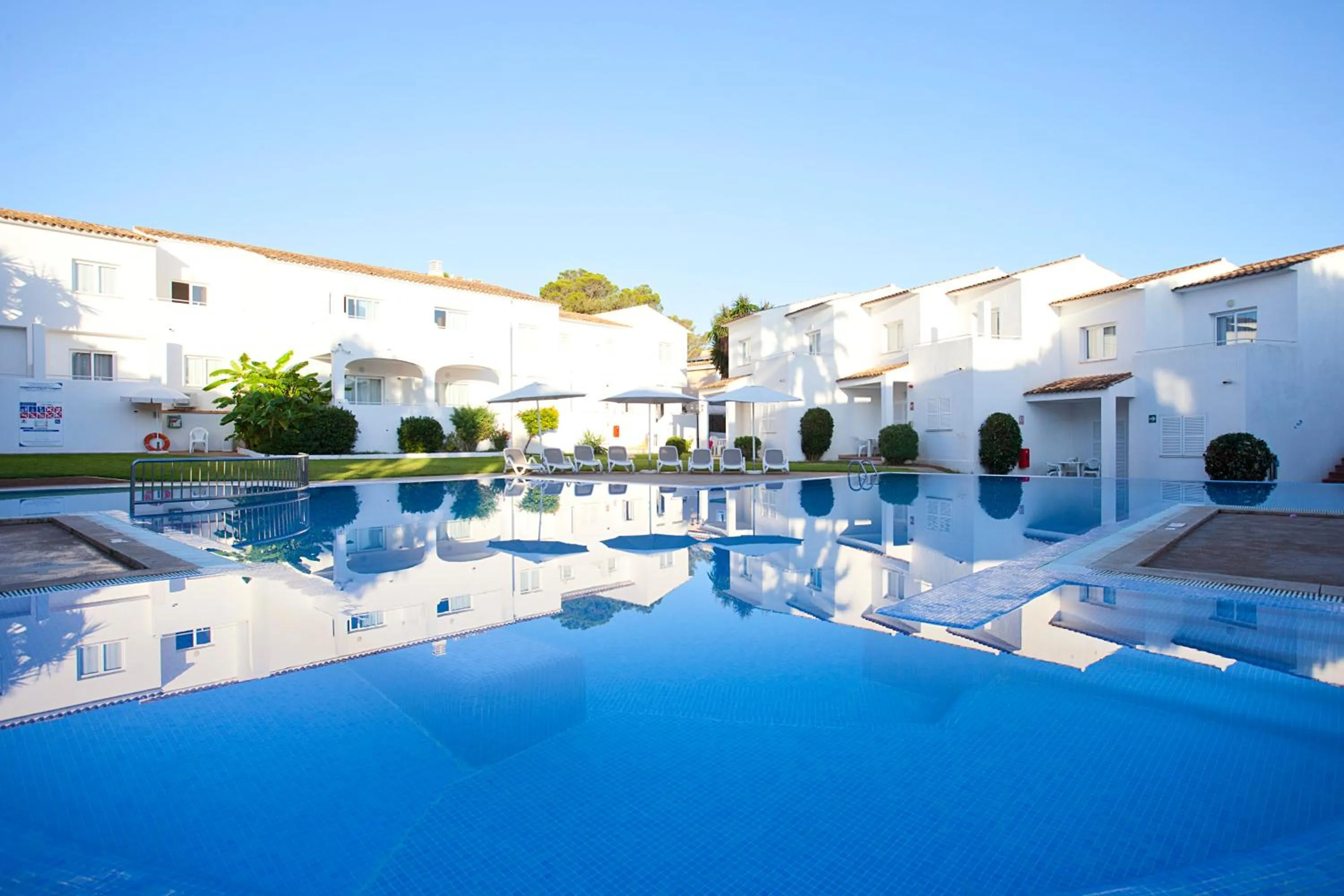 Swimming pool in Apartamentos Vista Alegre Mallorca