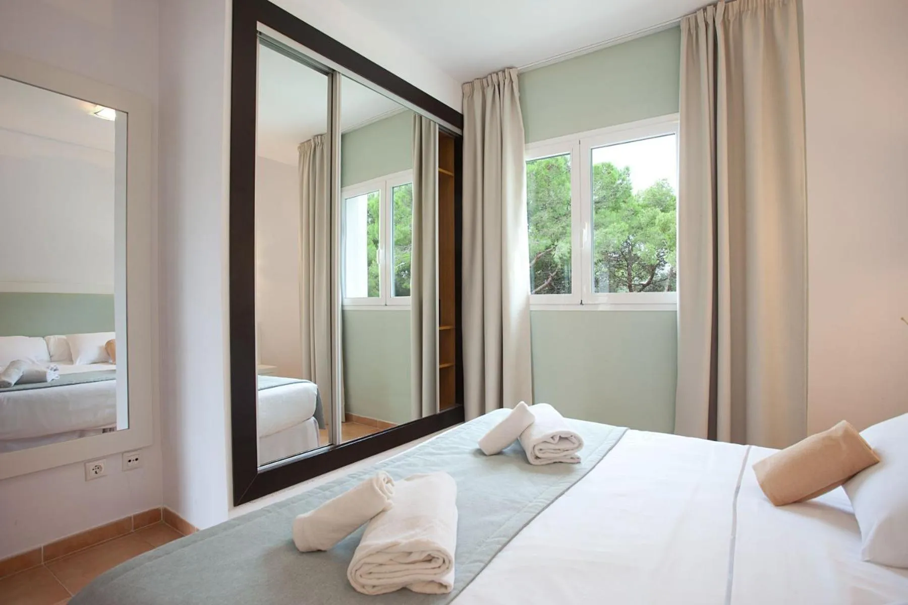 Bedroom, Bed in Apartamentos Vista Alegre Mallorca