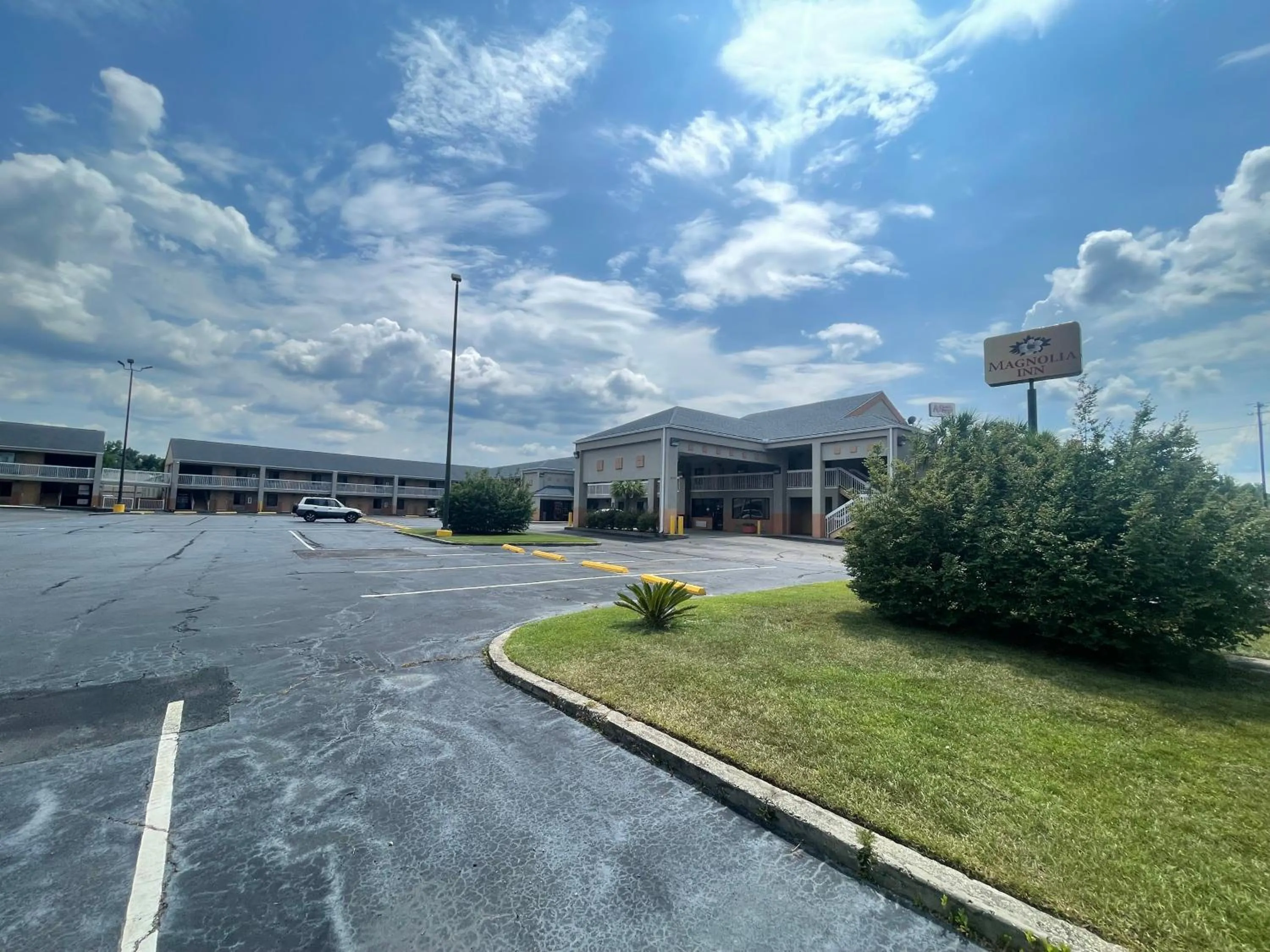 Property building in Magnolia Inn