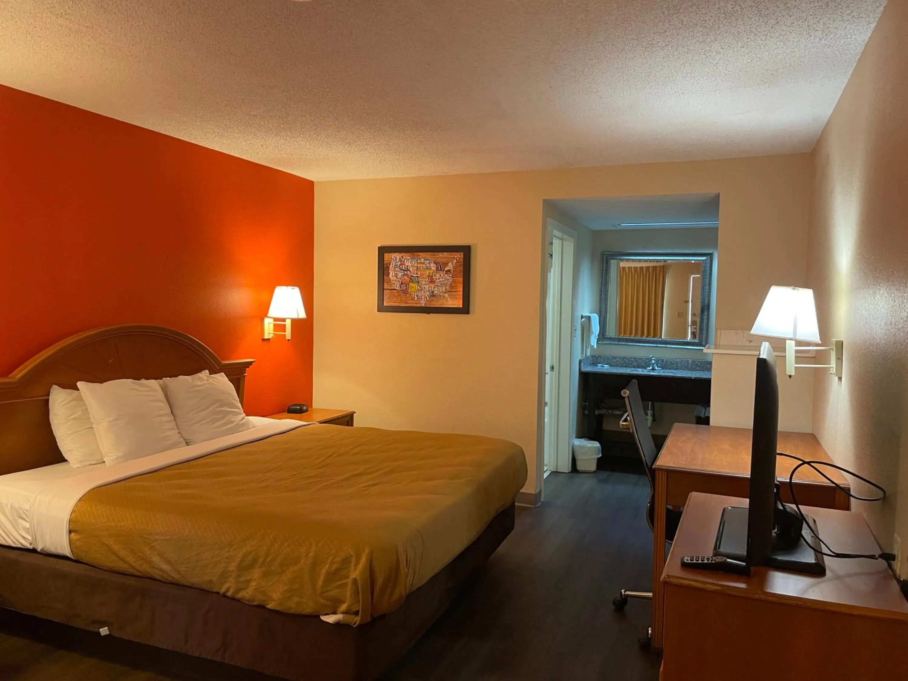 Photo of the whole room in Magnolia Inn