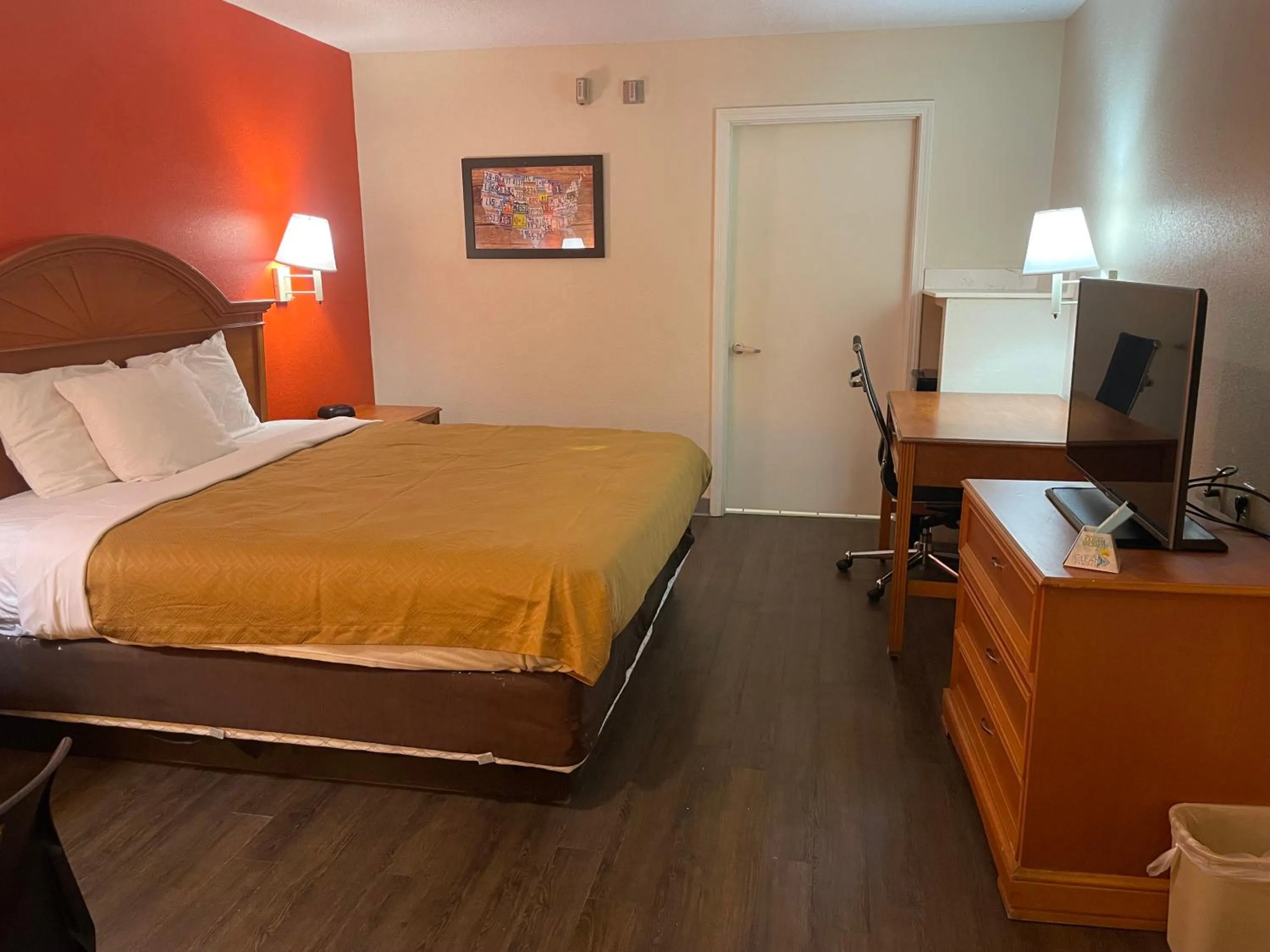 Photo of the whole room in Magnolia Inn