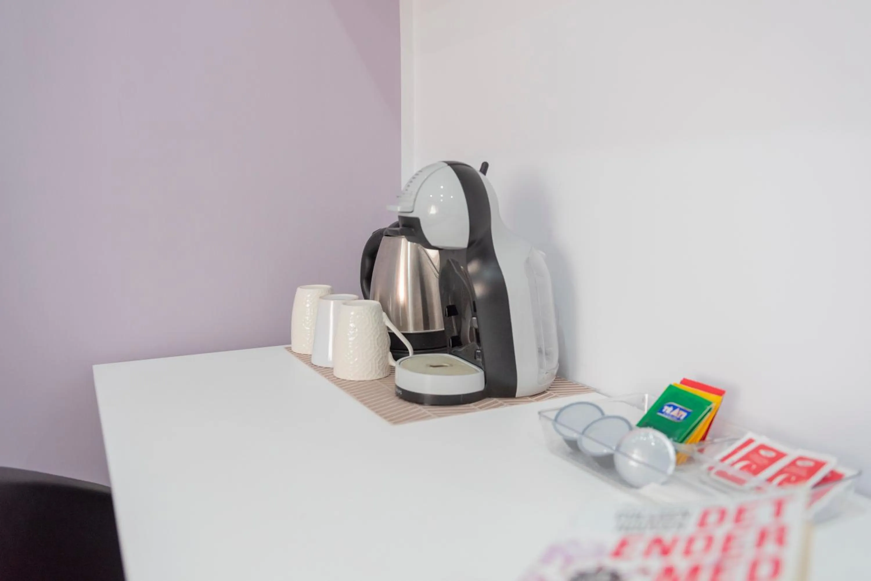 Coffee/tea facilities in SYMPHONY HOUSE