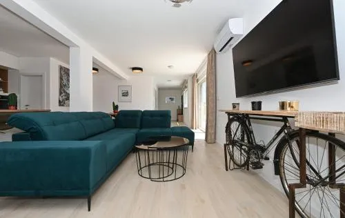 Luxury Apartment Maravic with Private Pool