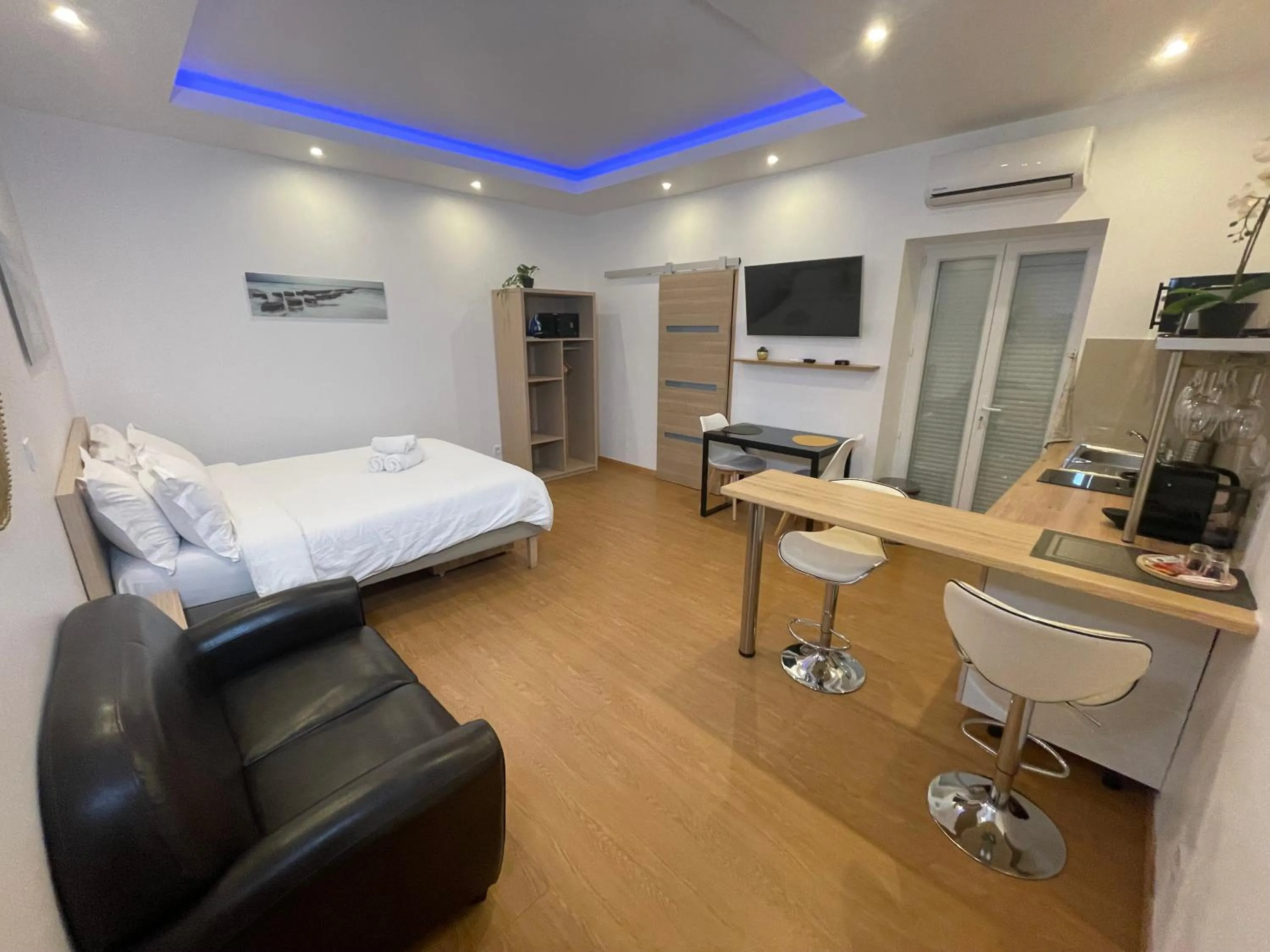 Bed in Residence Akantha