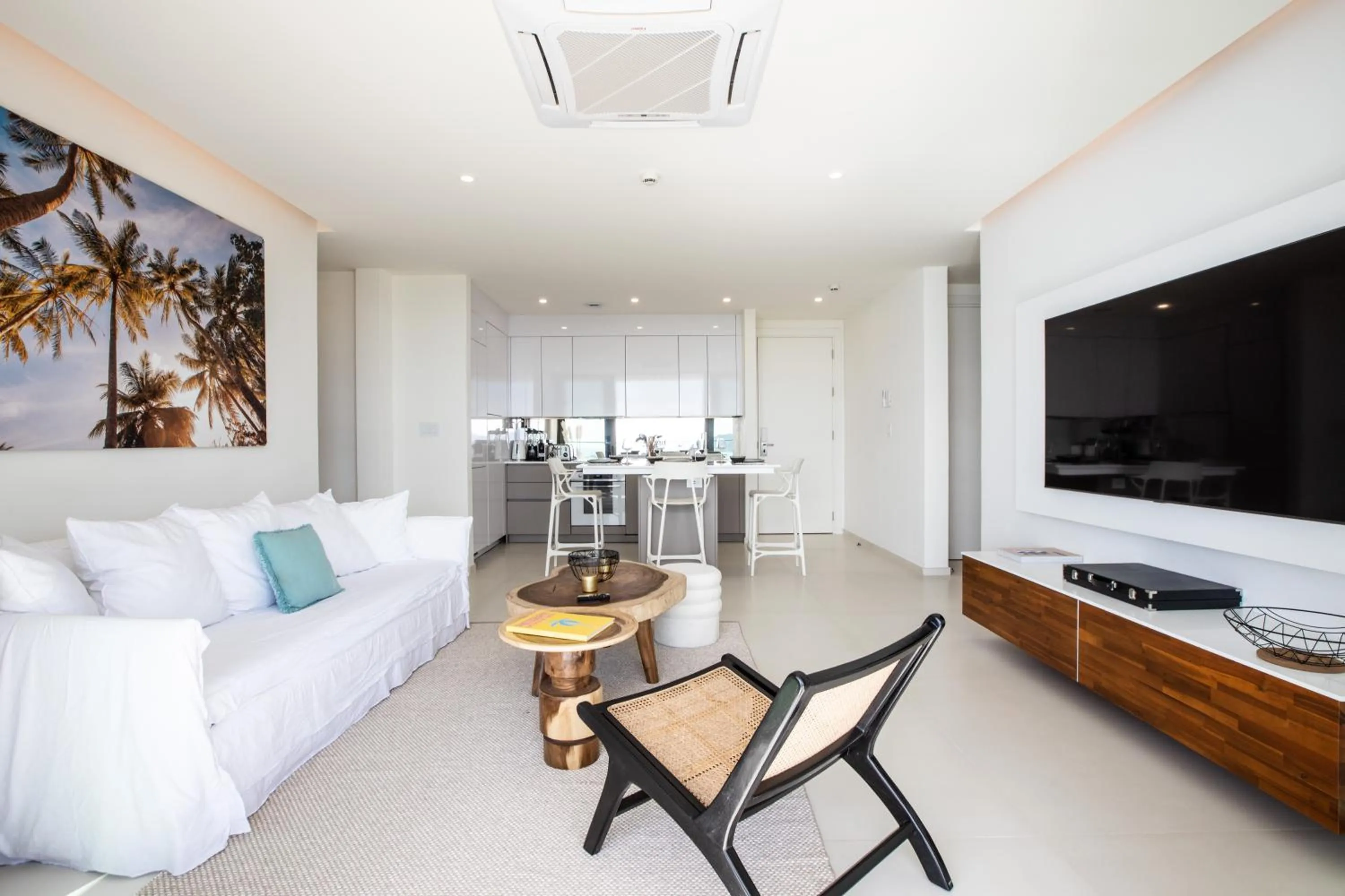 TV and multimedia in Fourteen at Mullet Bay