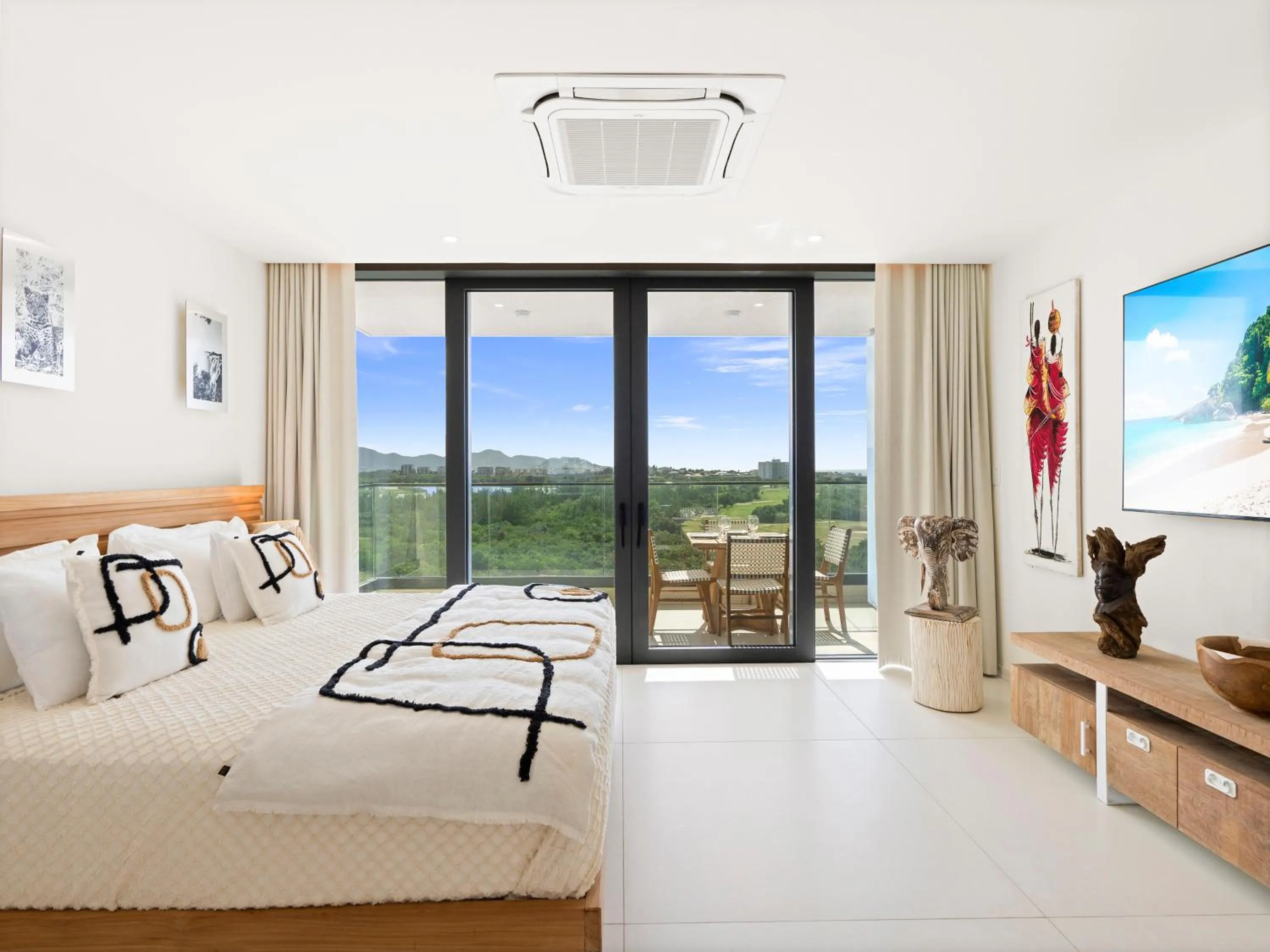 Living room, Bed in Fourteen at Mullet Bay