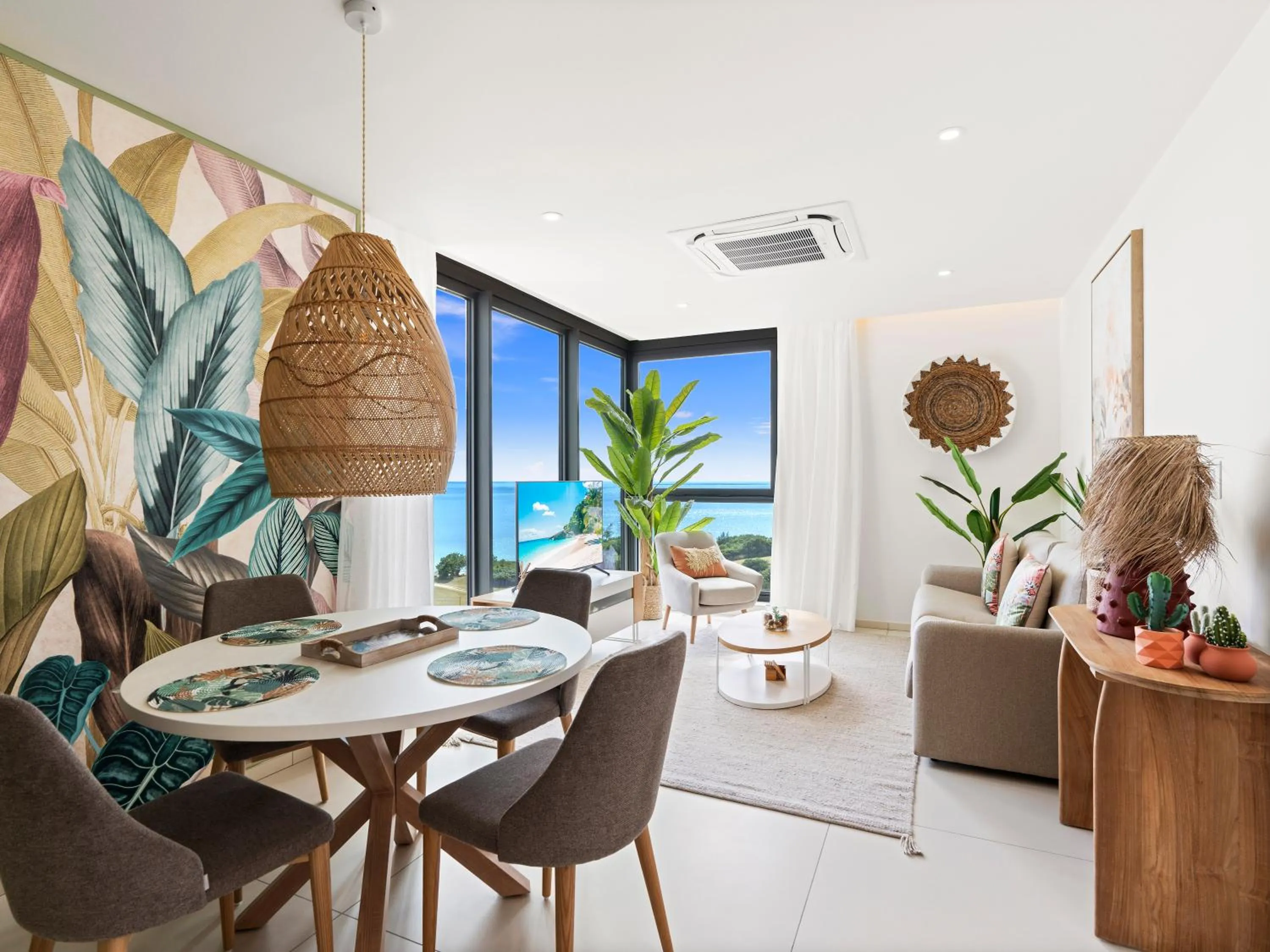 Dining area in Fourteen at Mullet Bay